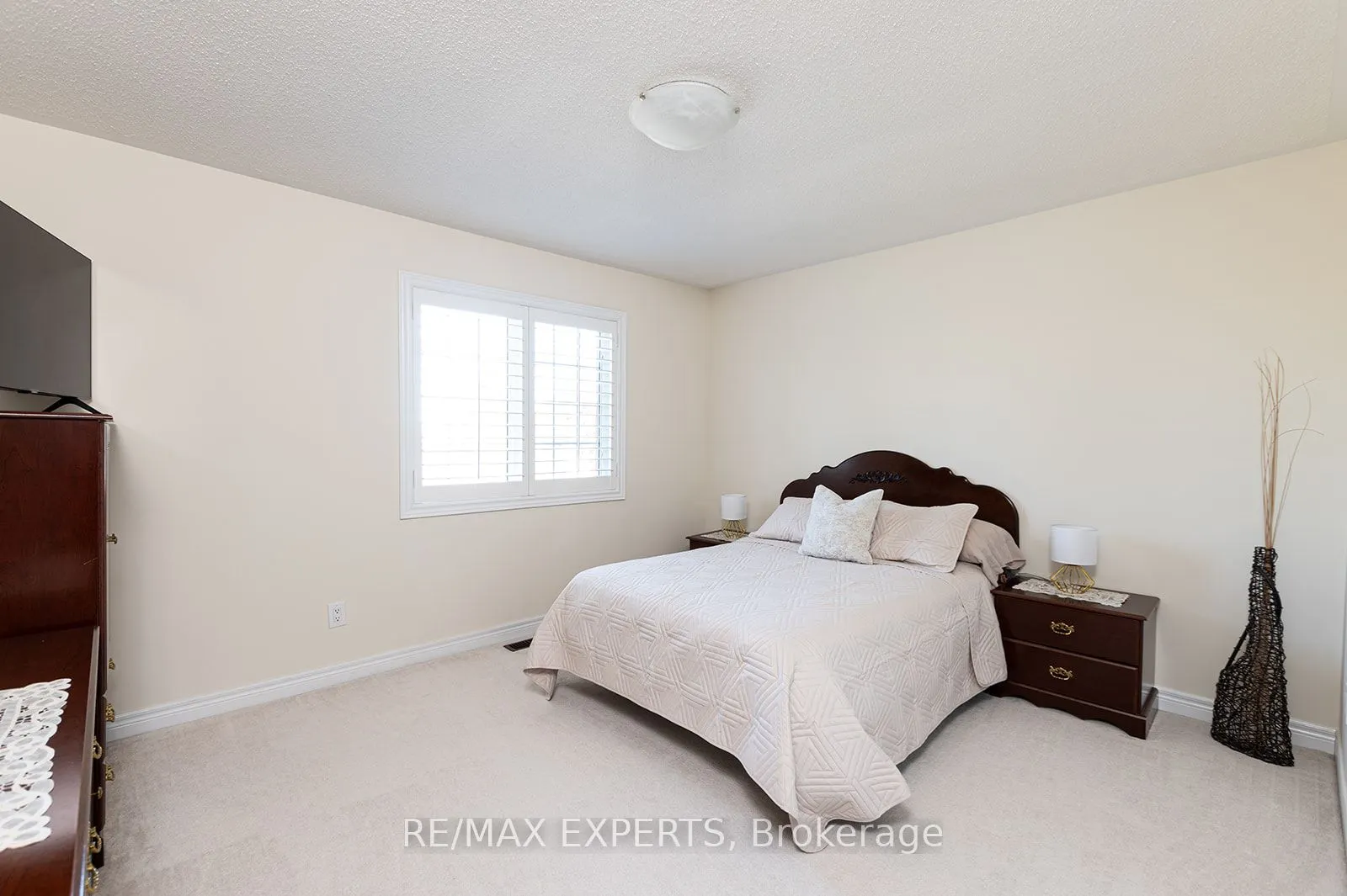 34 Laurentide Crescent