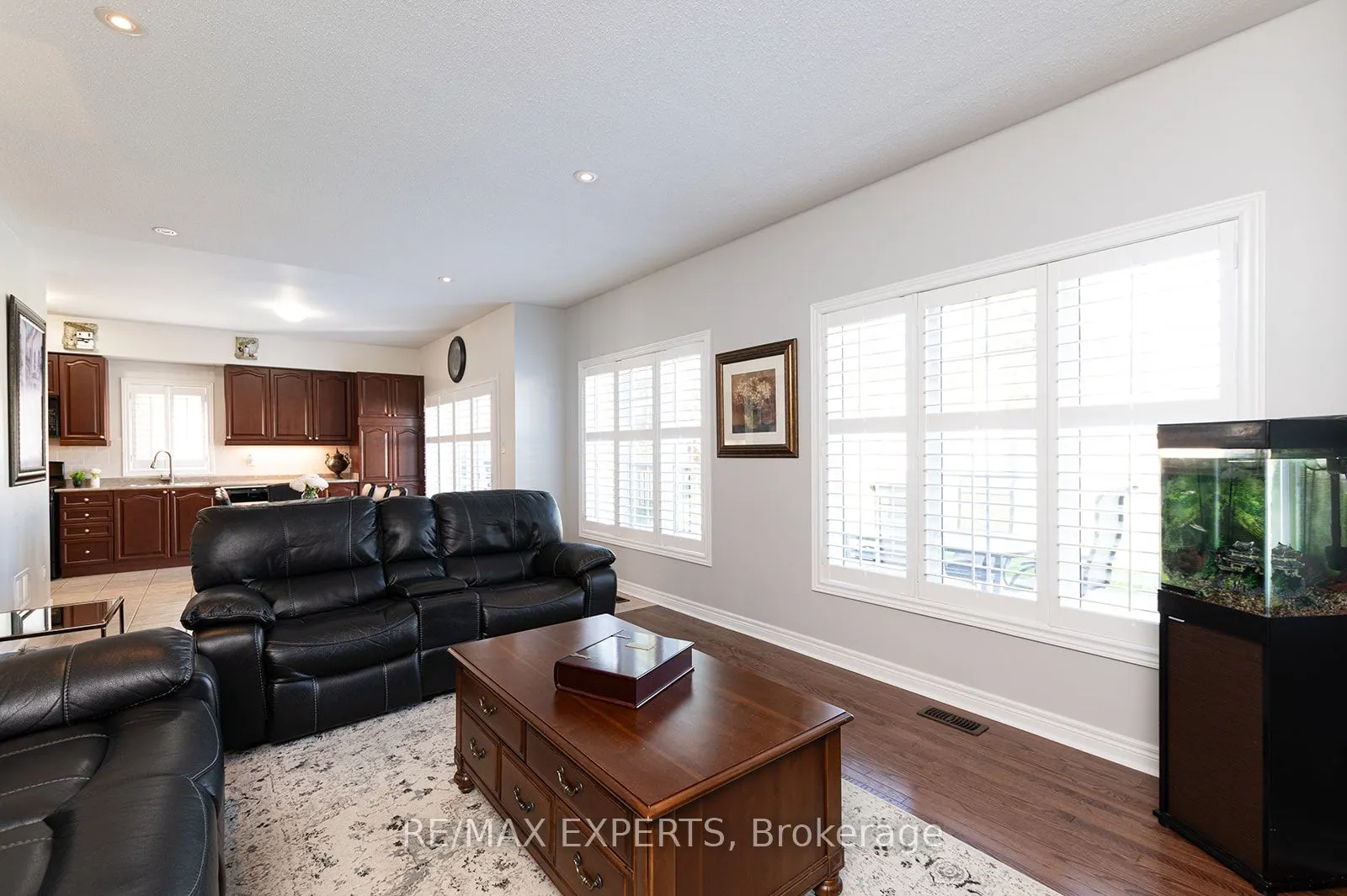 34 Laurentide Crescent