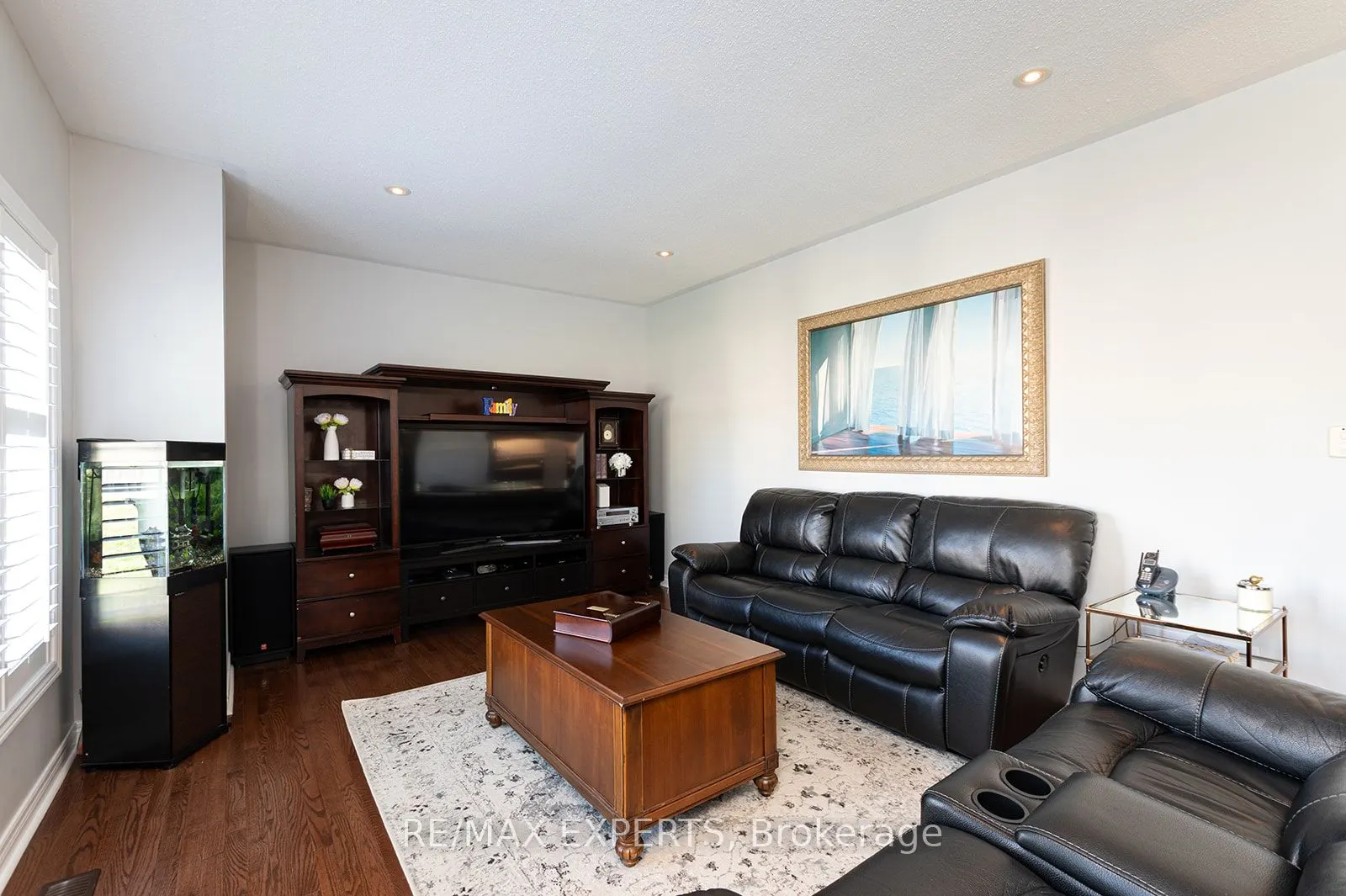 34 Laurentide Crescent