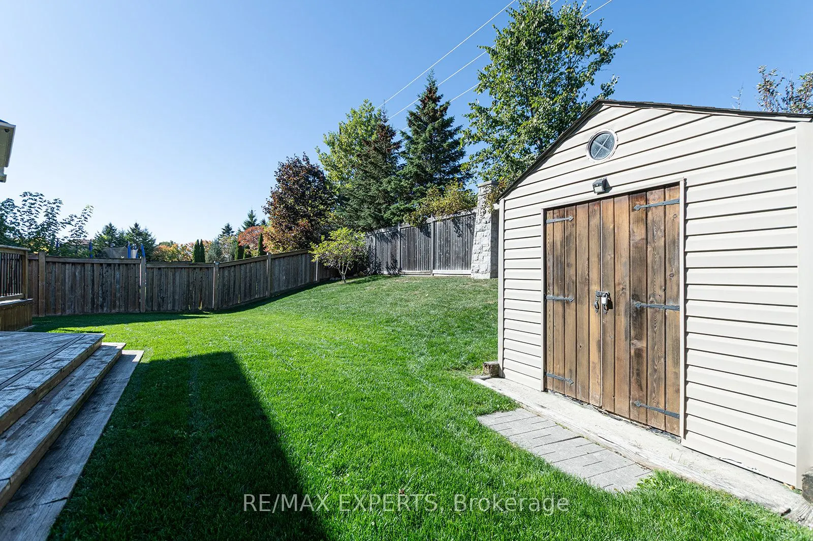34 Laurentide Crescent