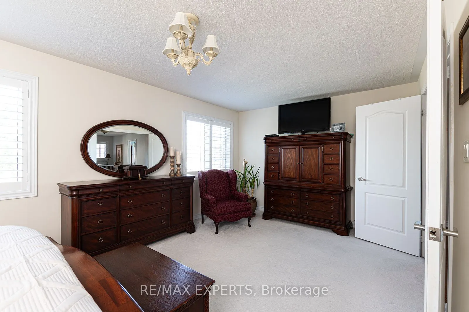 34 Laurentide Crescent