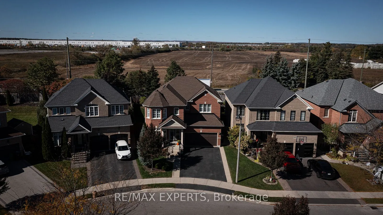 34 Laurentide Crescent