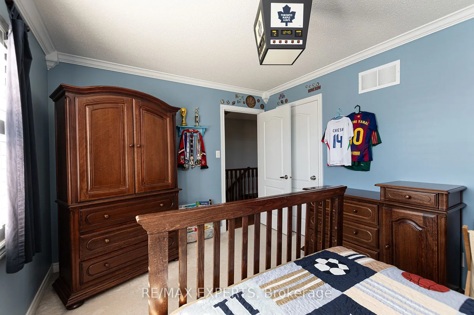 34 Laurentide Crescent