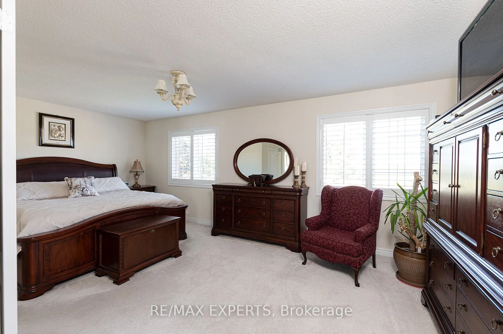 34 Laurentide Crescent