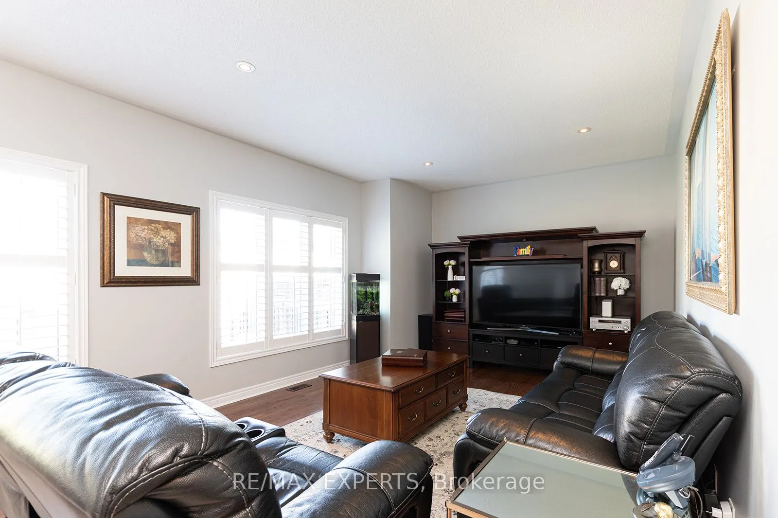 34 Laurentide Crescent