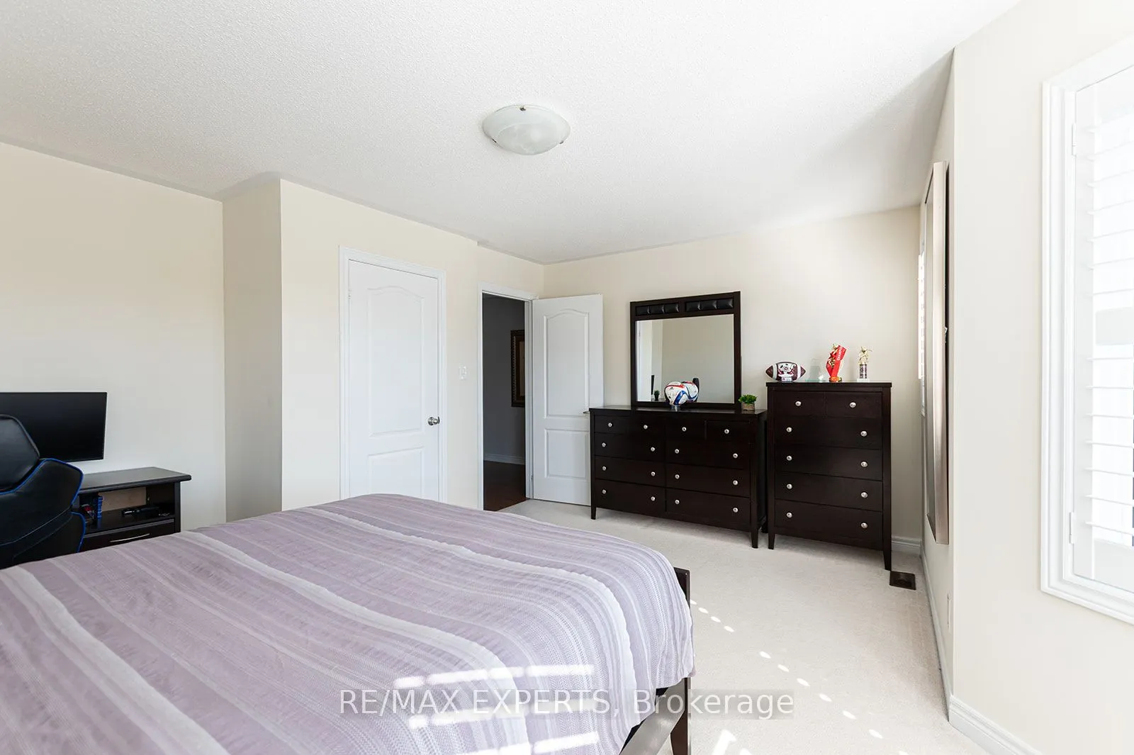 34 Laurentide Crescent