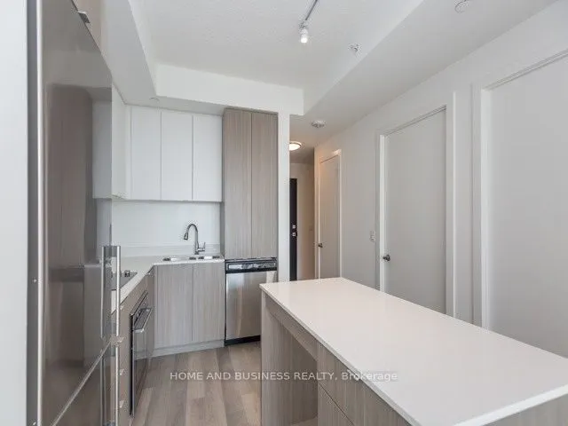 5220 Dundas Street, #521