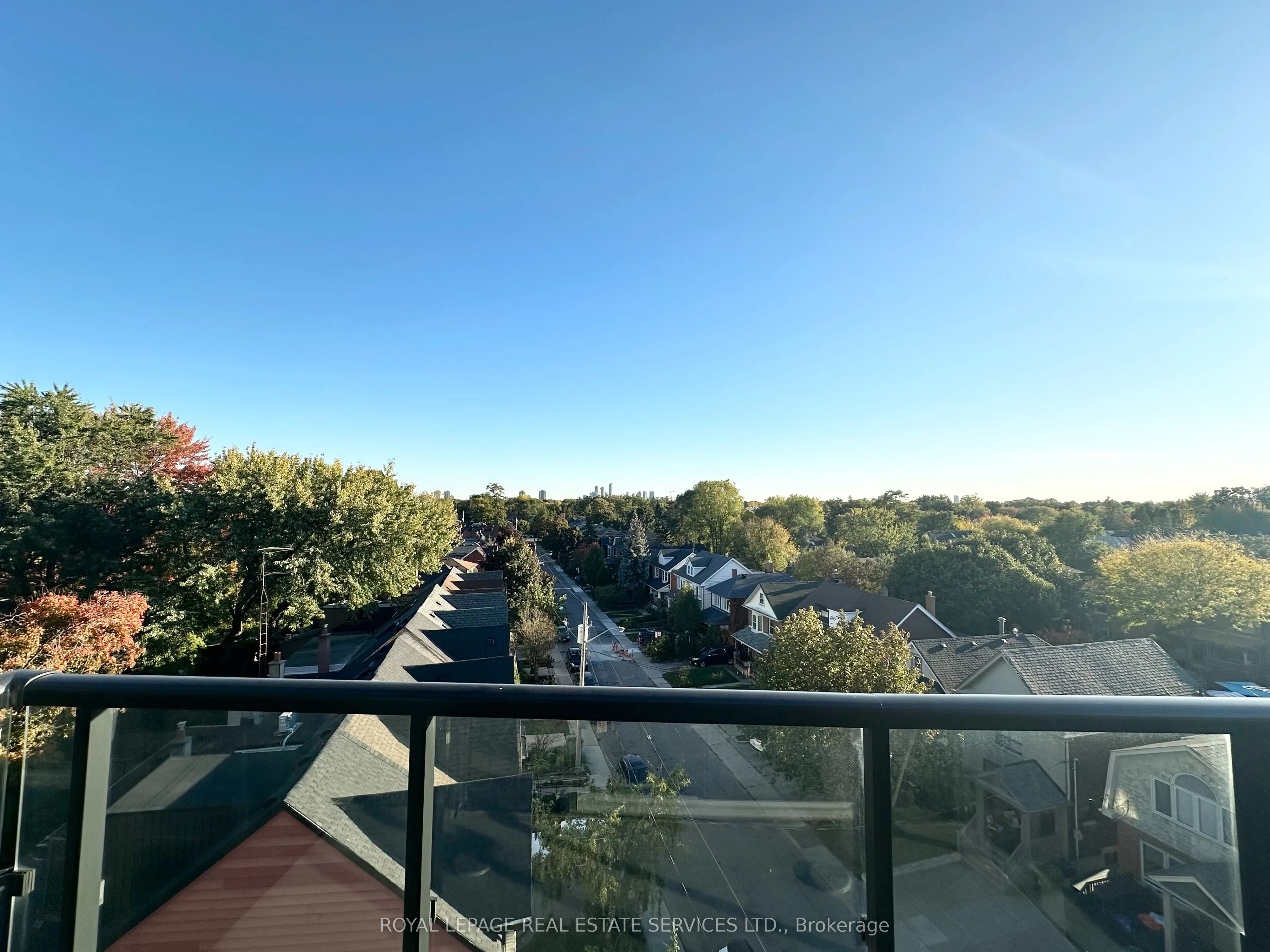 3385 Dundas Street W, #608