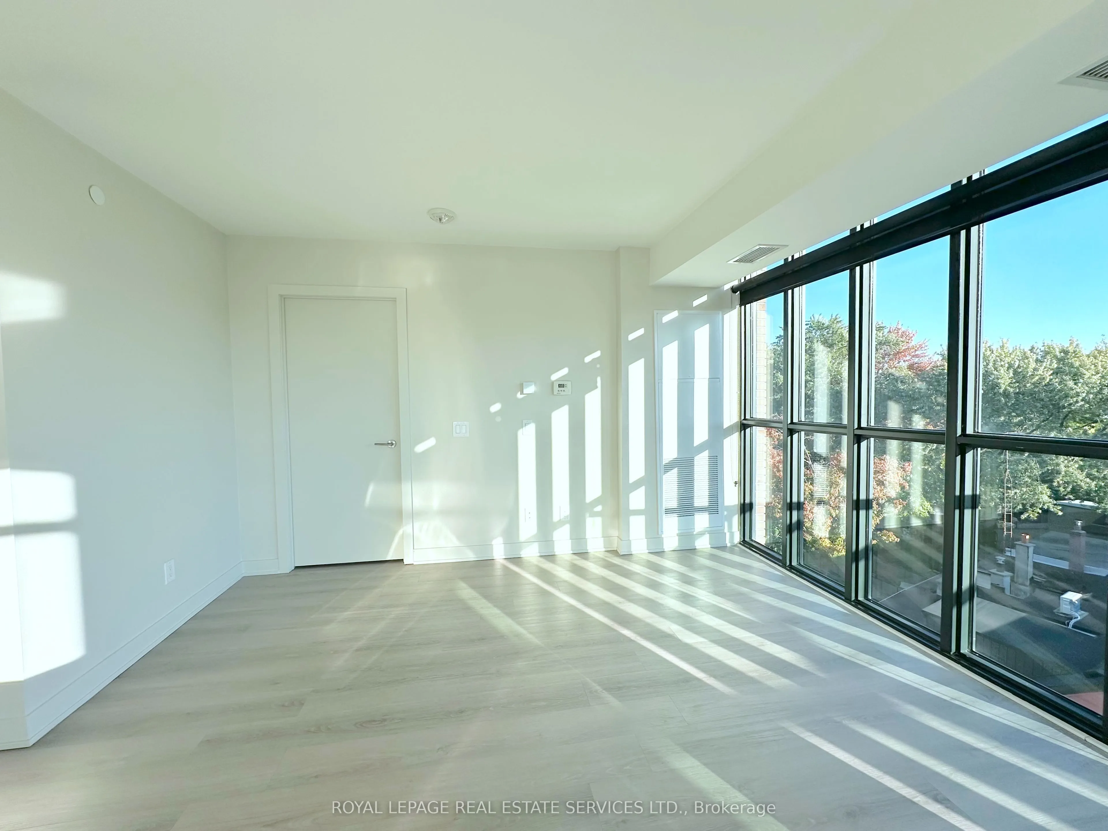 3385 Dundas Street W, #608