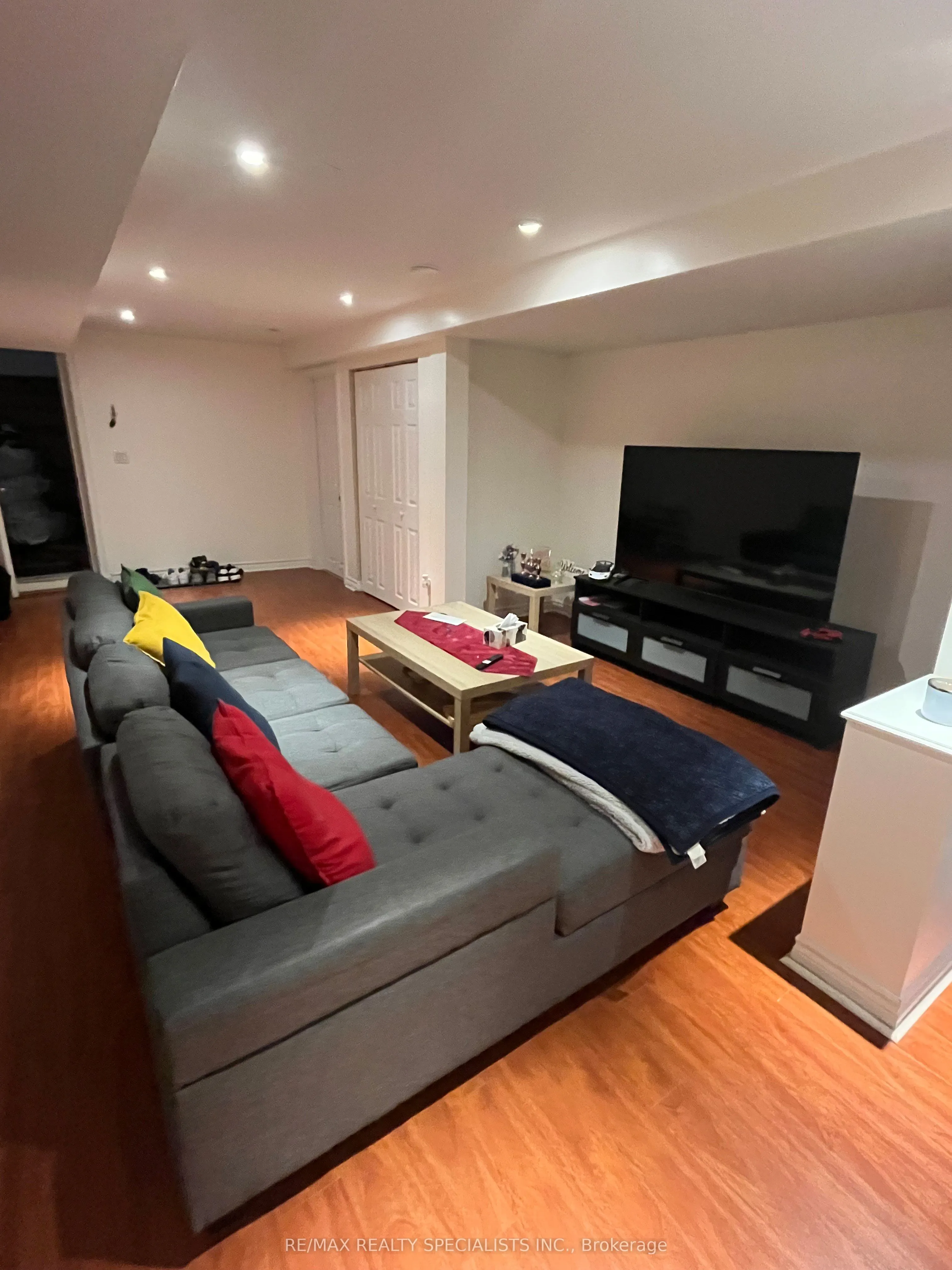 4594 Bismark Crescent