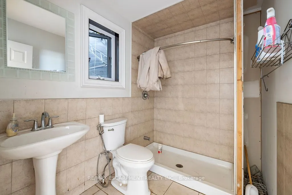 57 Steeles Avenue E