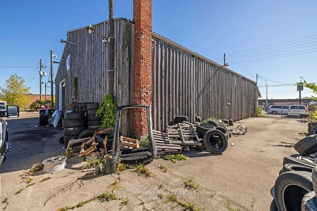 57 Steeles Avenue E