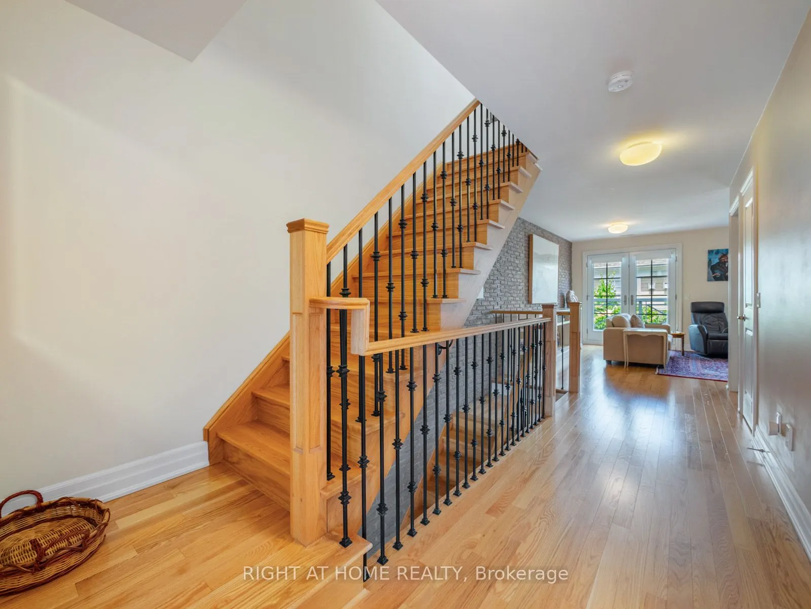 2369 Ontario Street, #26
