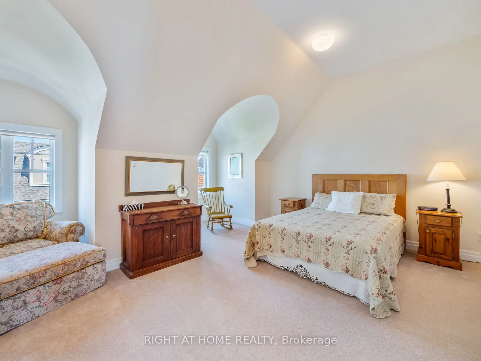 2369 Ontario Street, #26
