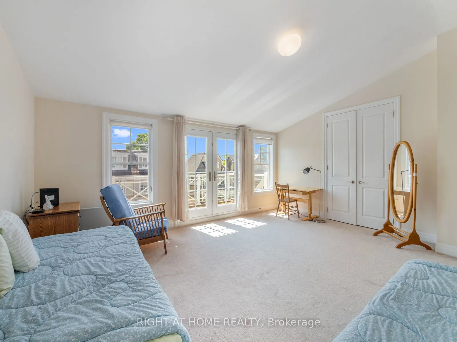 2369 Ontario Street, #26
