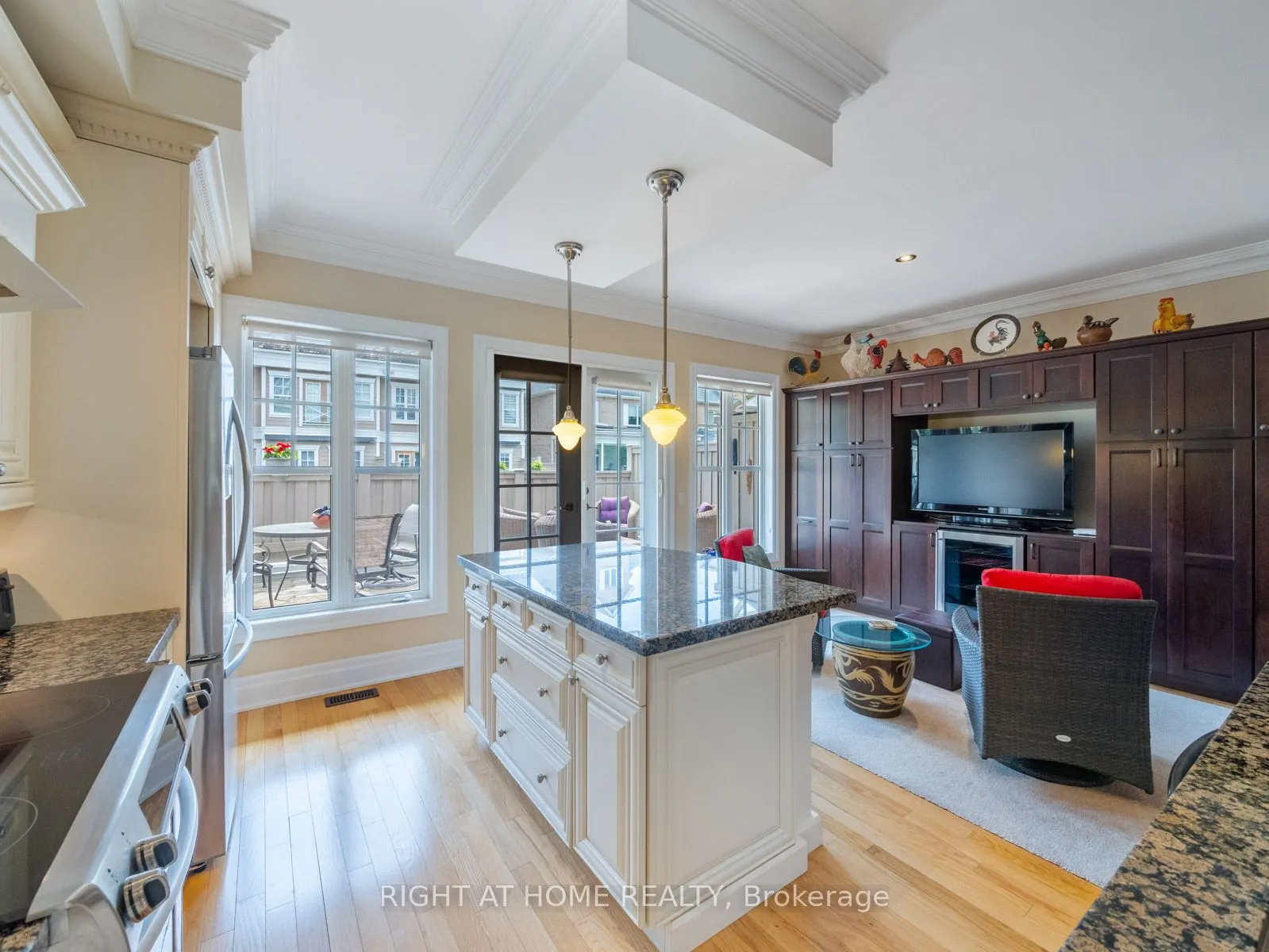 2369 Ontario Street, #26
