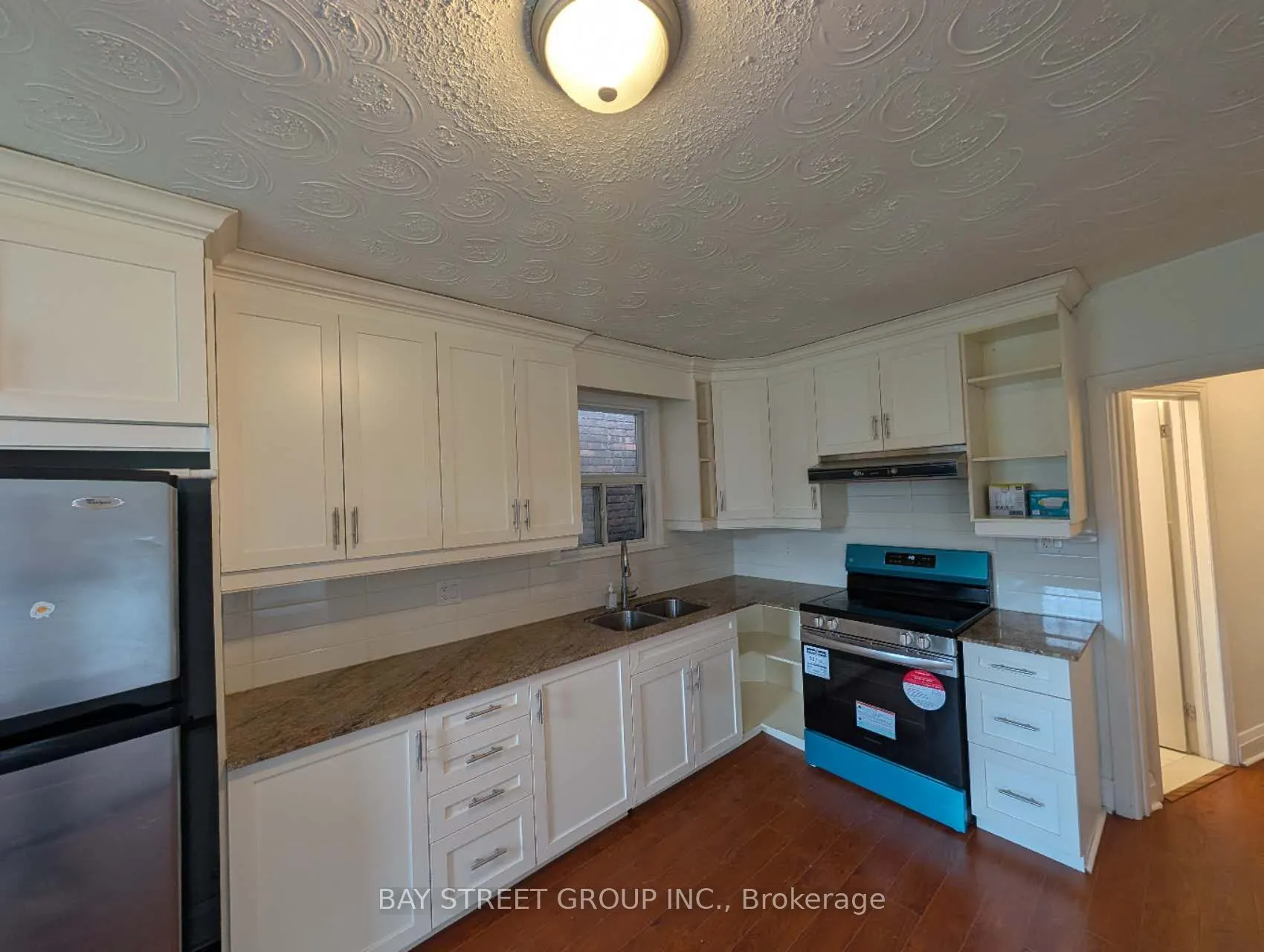 209 Silverthorn Avenue N