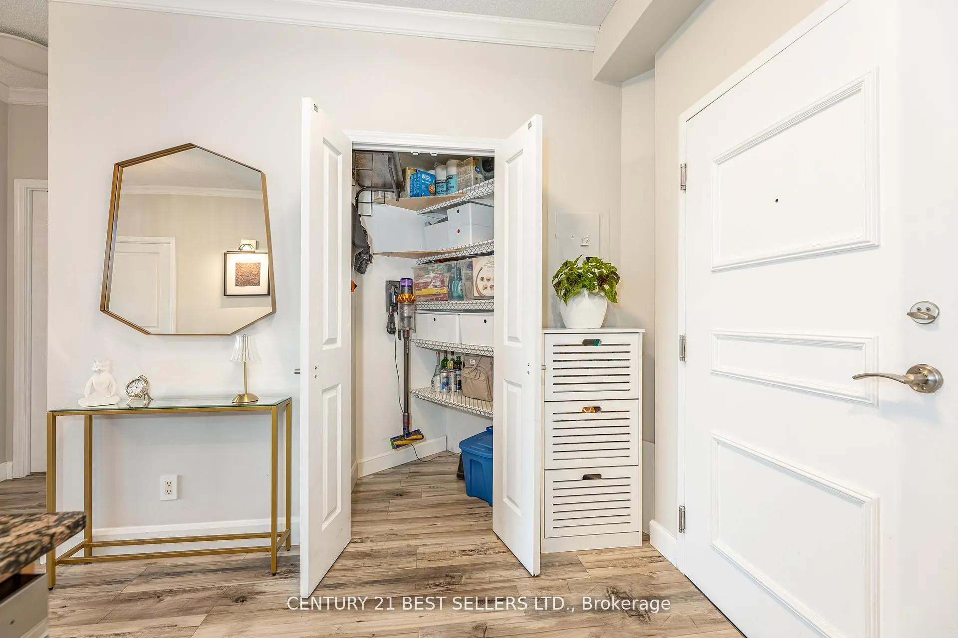 15 Windermere Avenue, #609