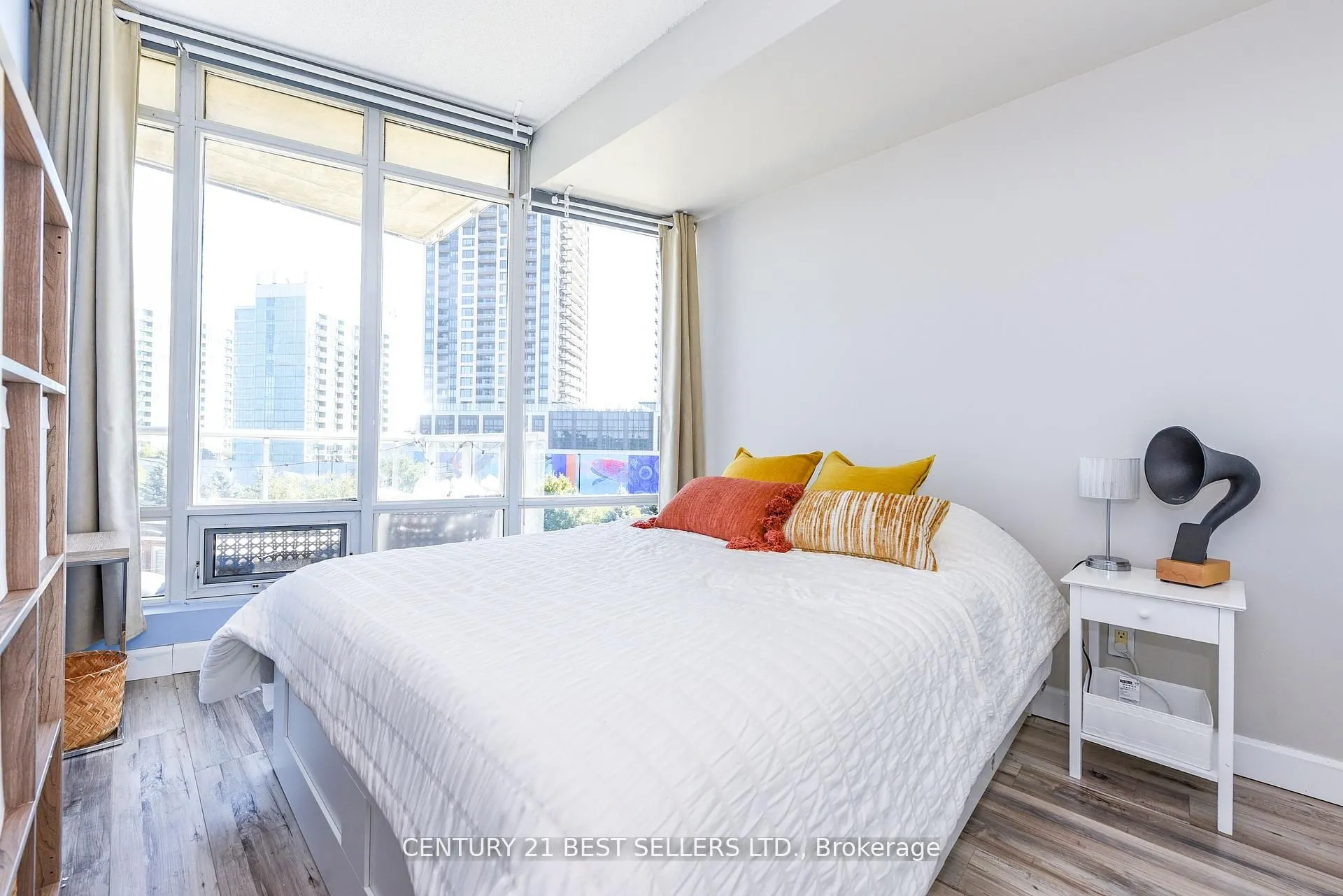 15 Windermere Avenue, #609