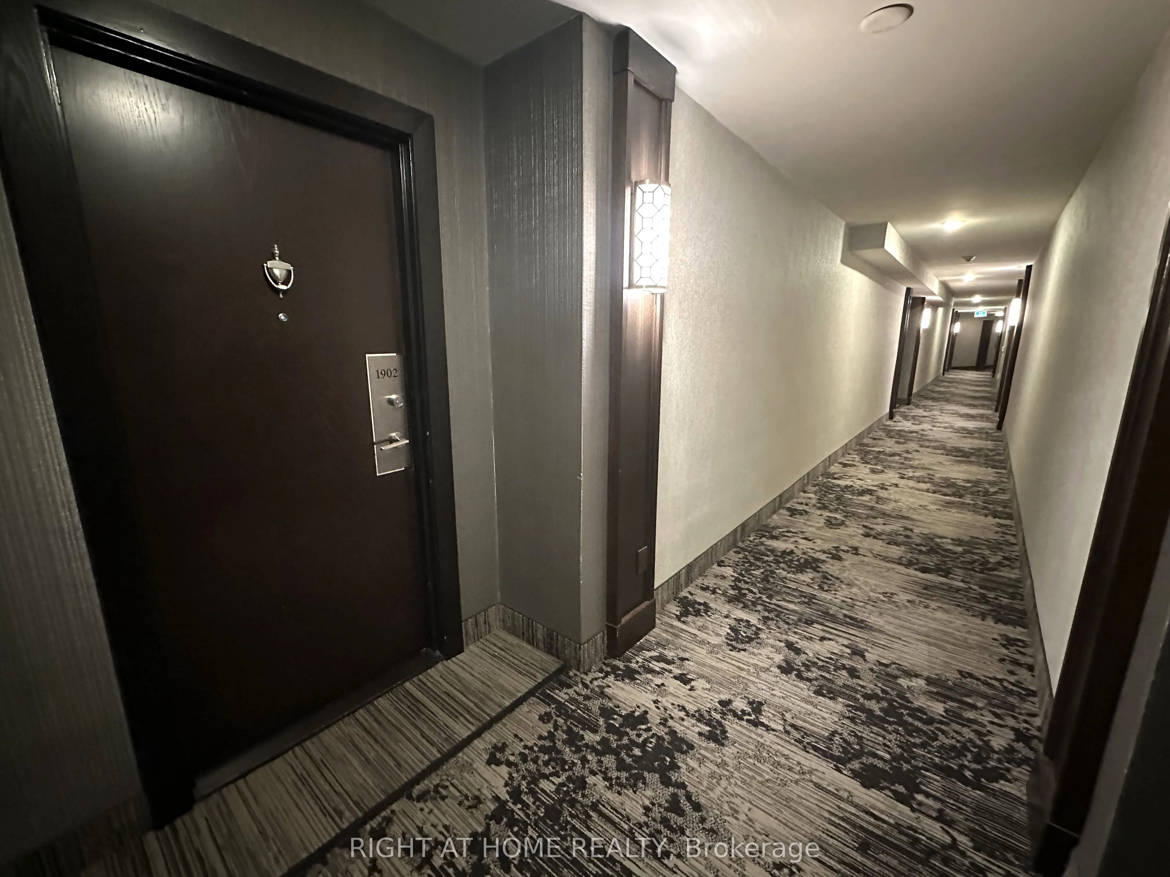 714 The West Mall W, #1902