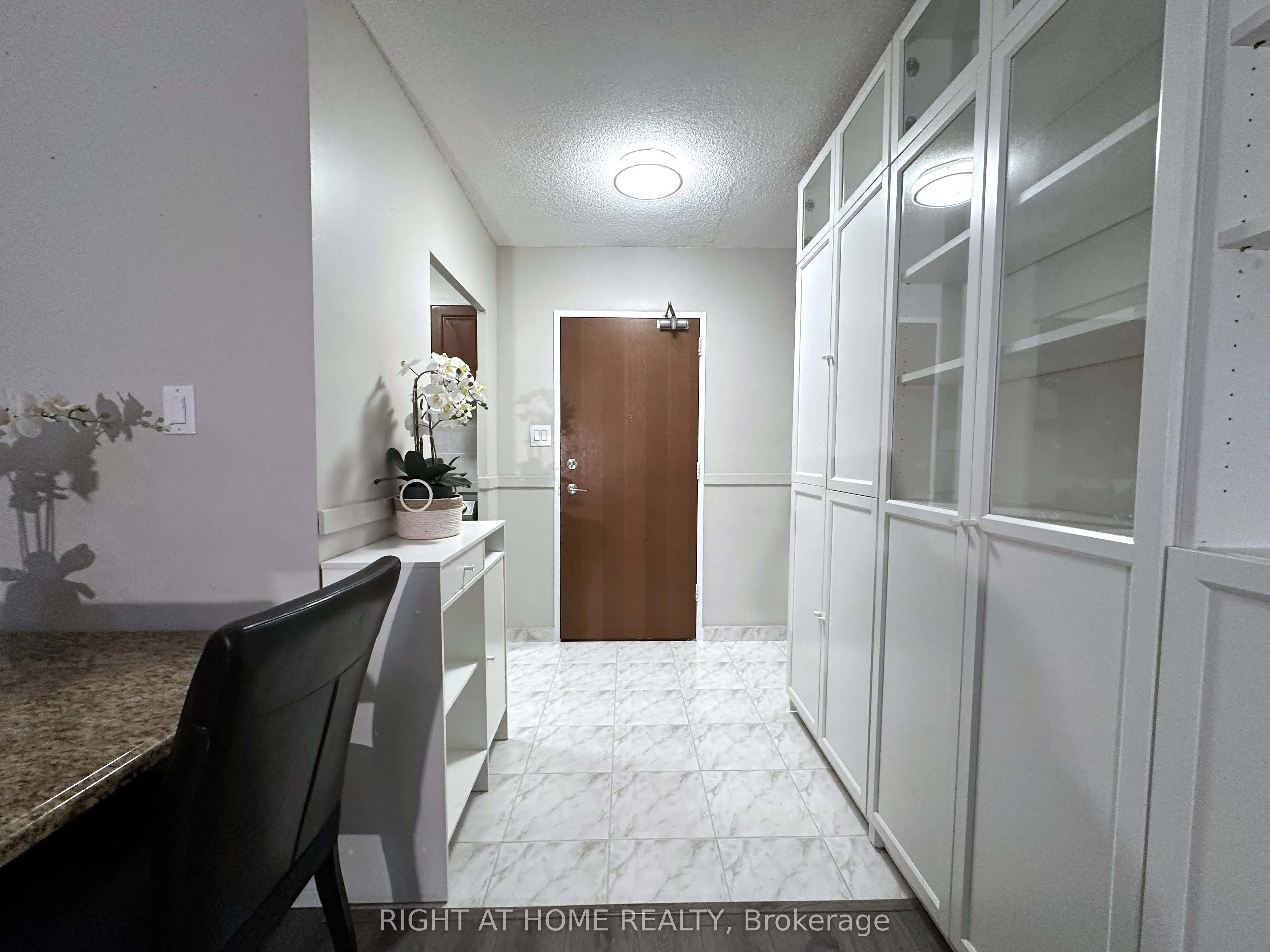 714 The West Mall W, #1902