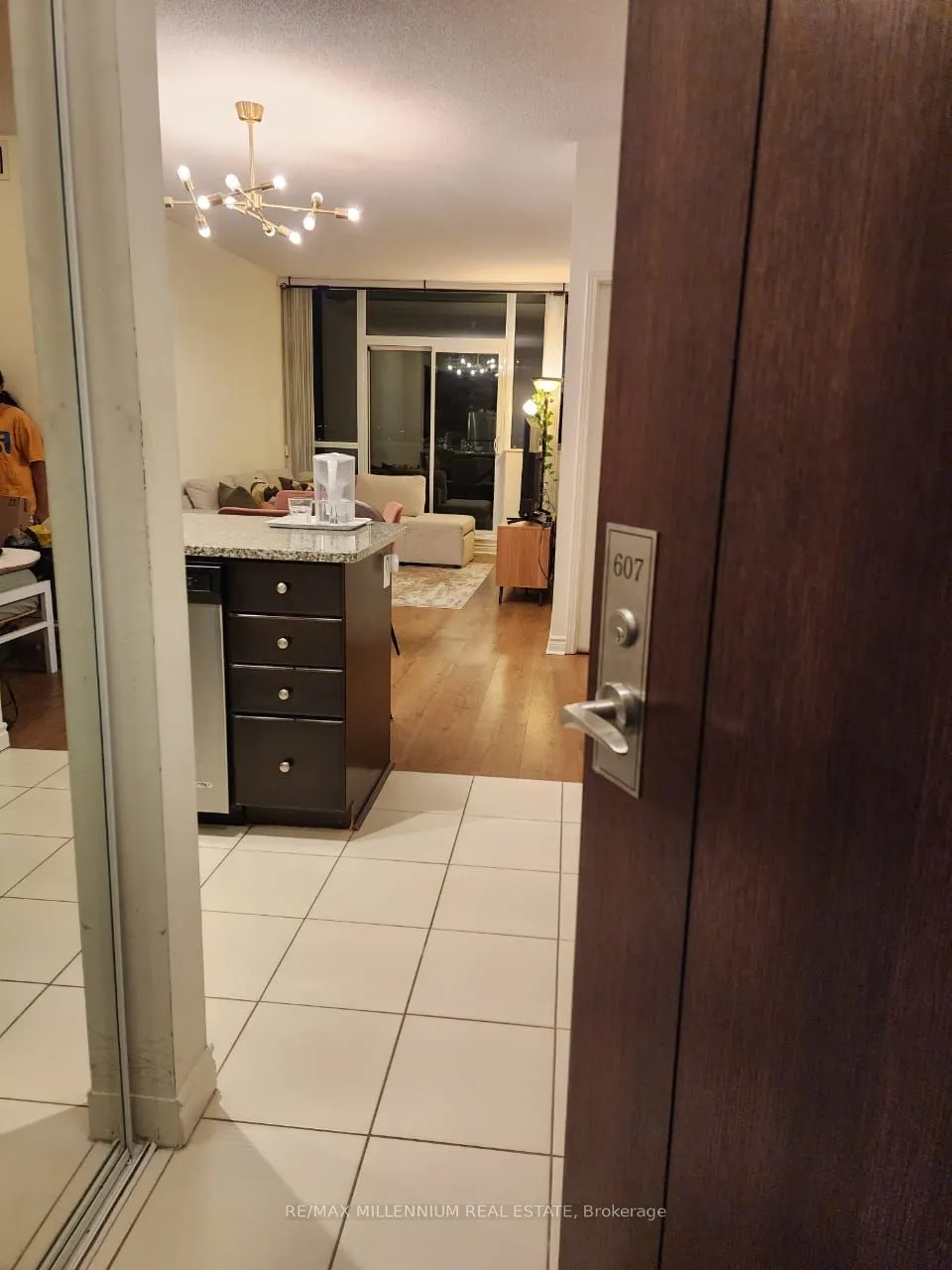 339 Rathburn Road W, #607