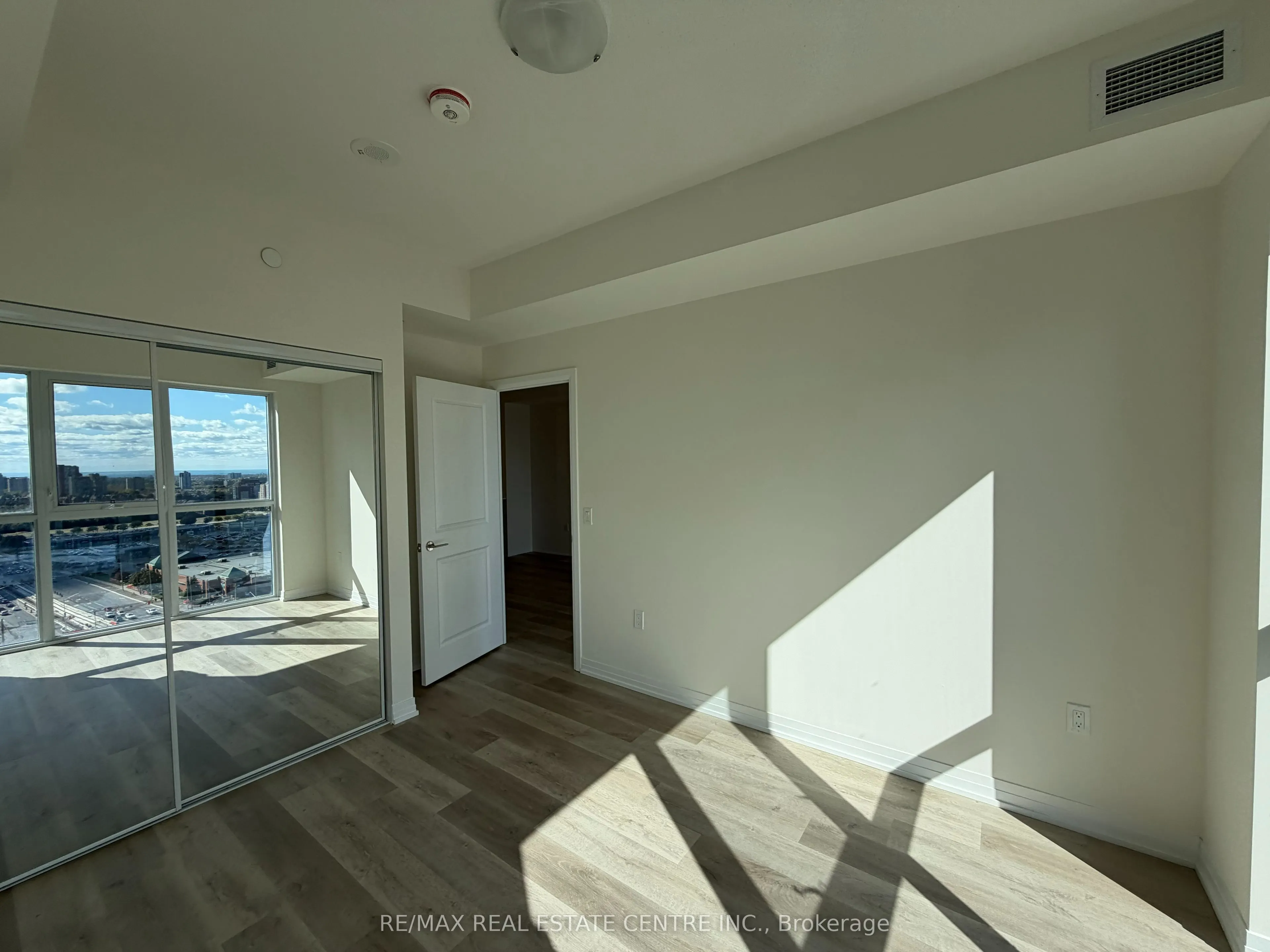15 Watergarden Drive, #1703
