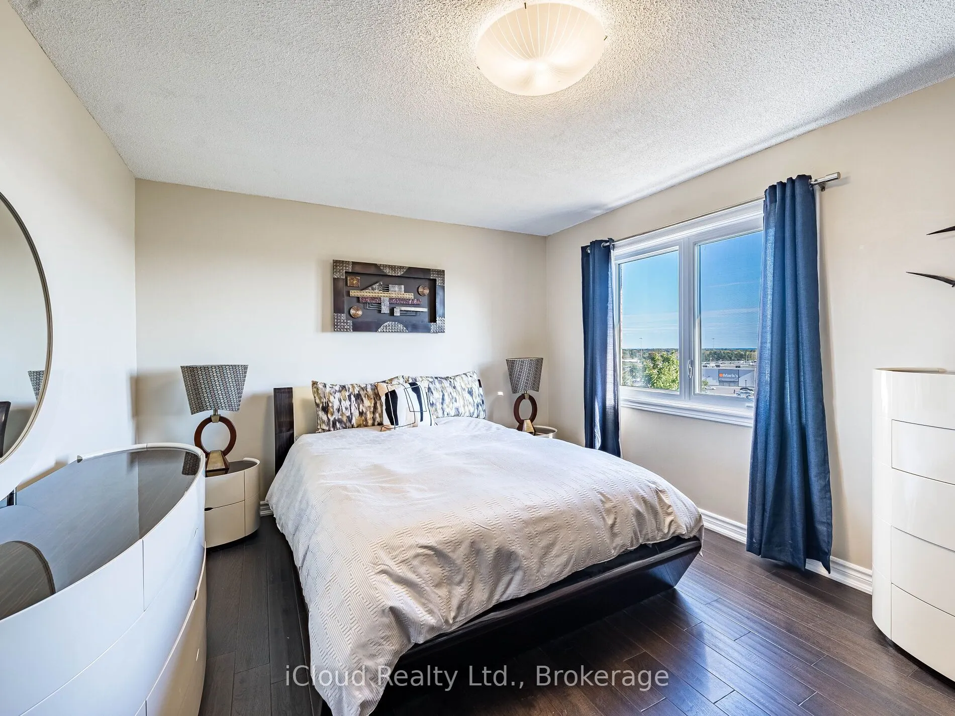 1100 Queens Avenue, #16