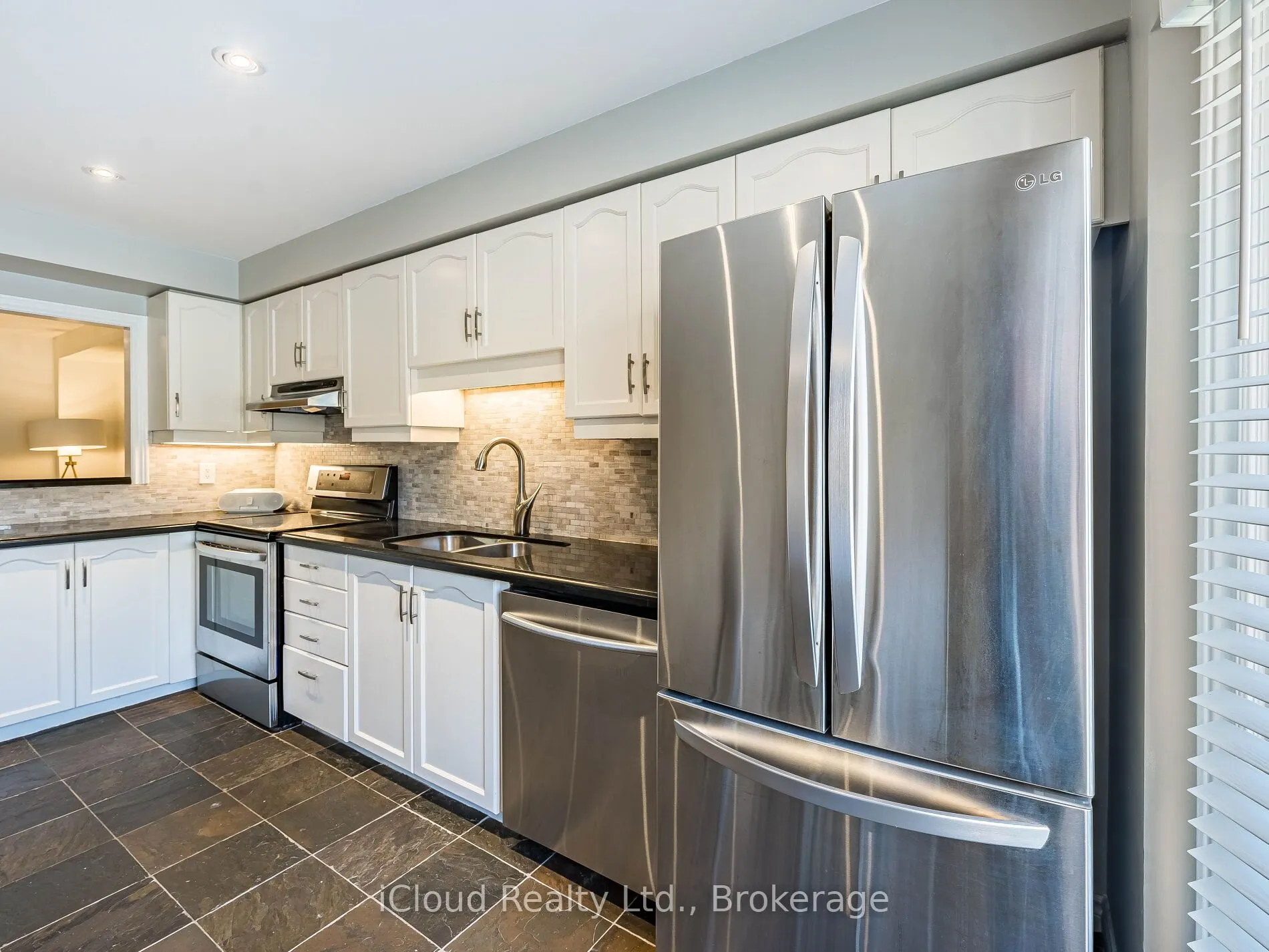 1100 Queens Avenue, #16