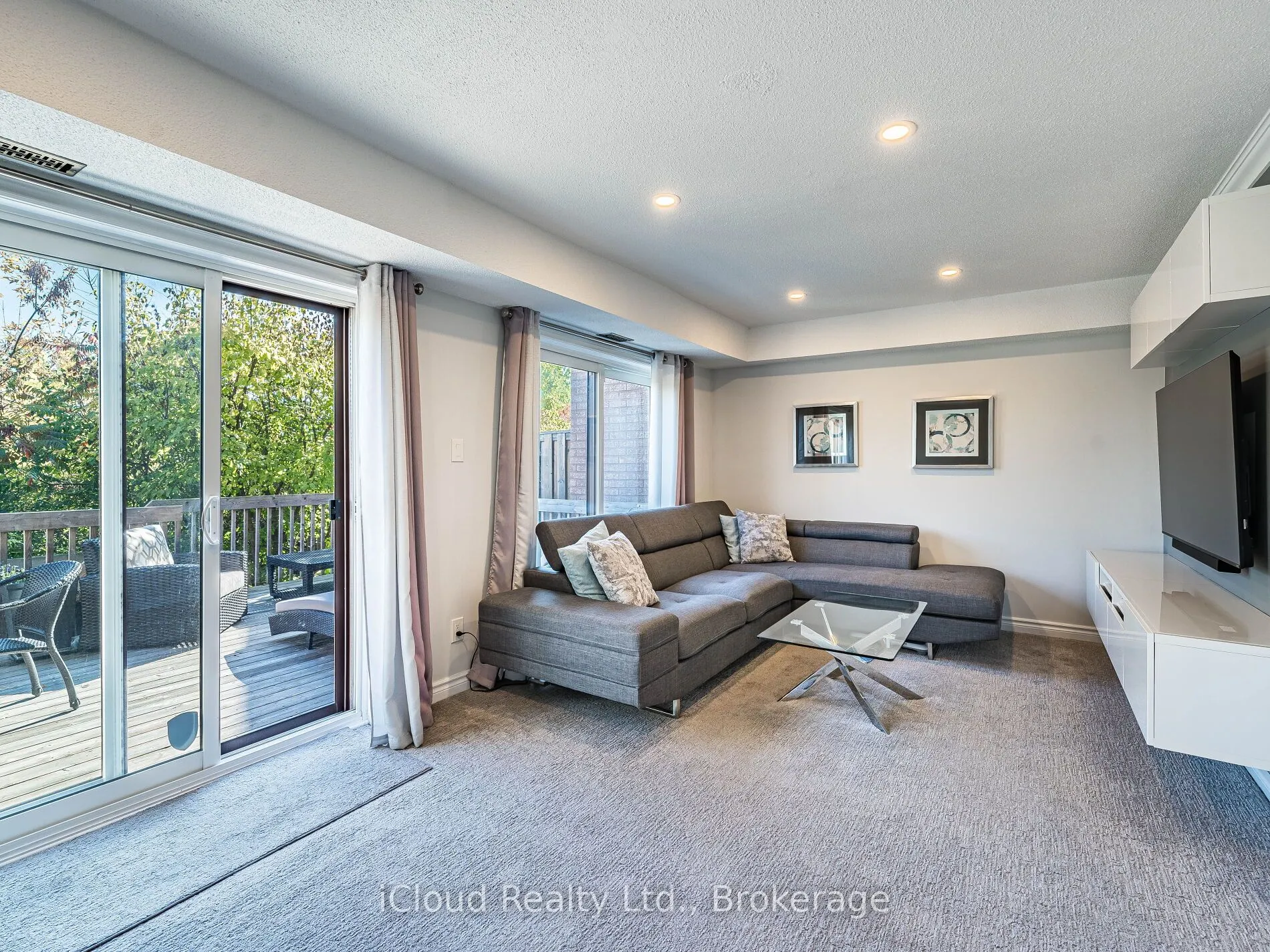 1100 Queens Avenue, #16