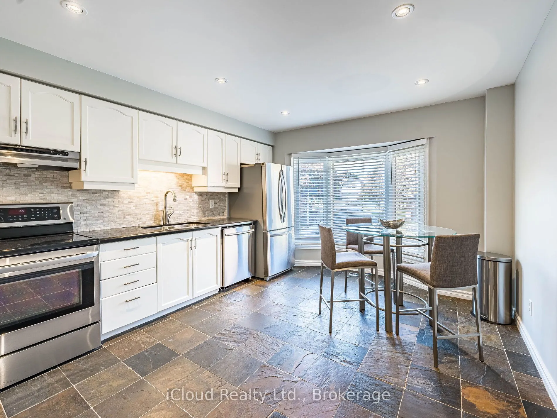 1100 Queens Avenue, #16