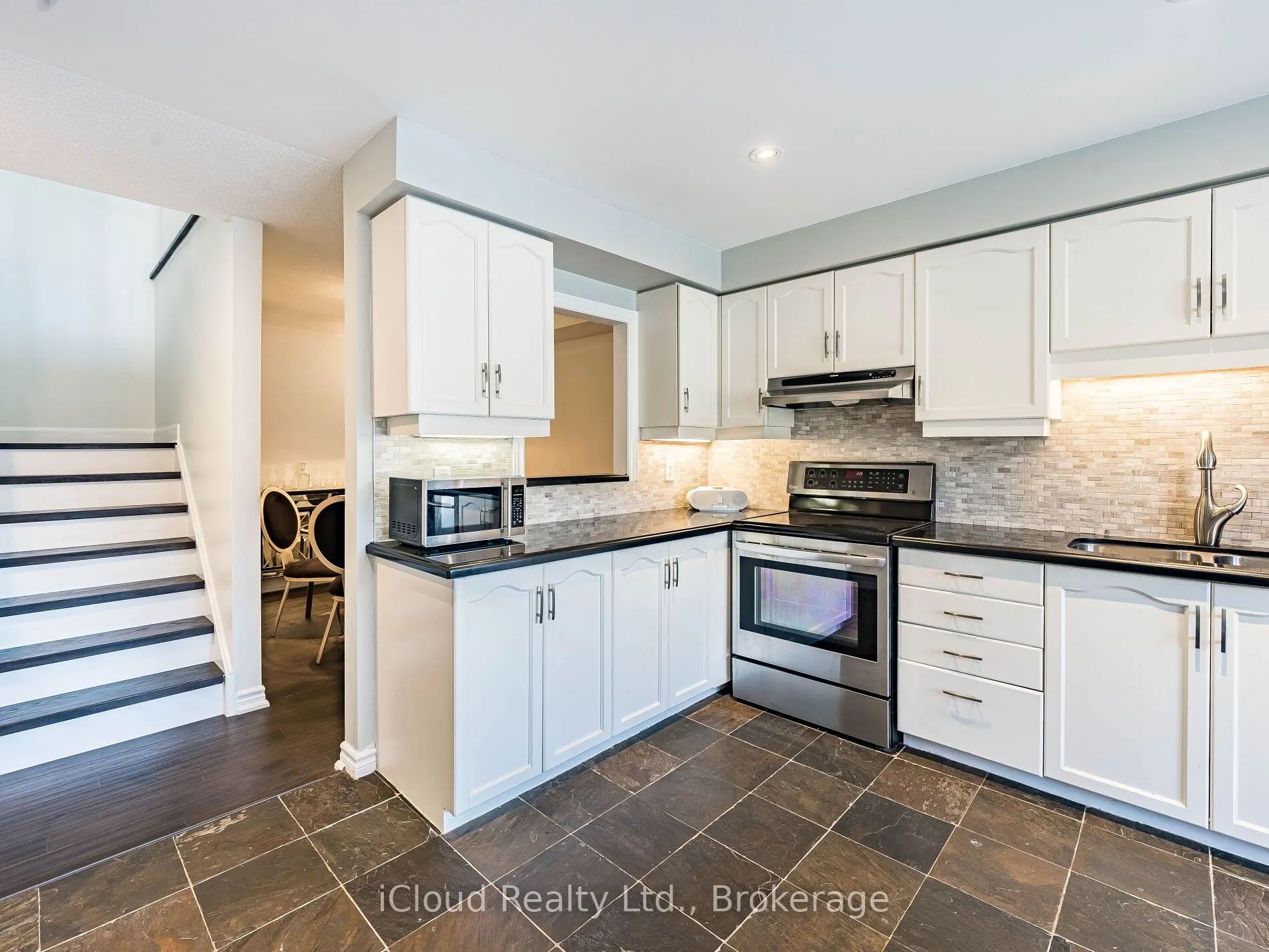 1100 Queens Avenue, #16