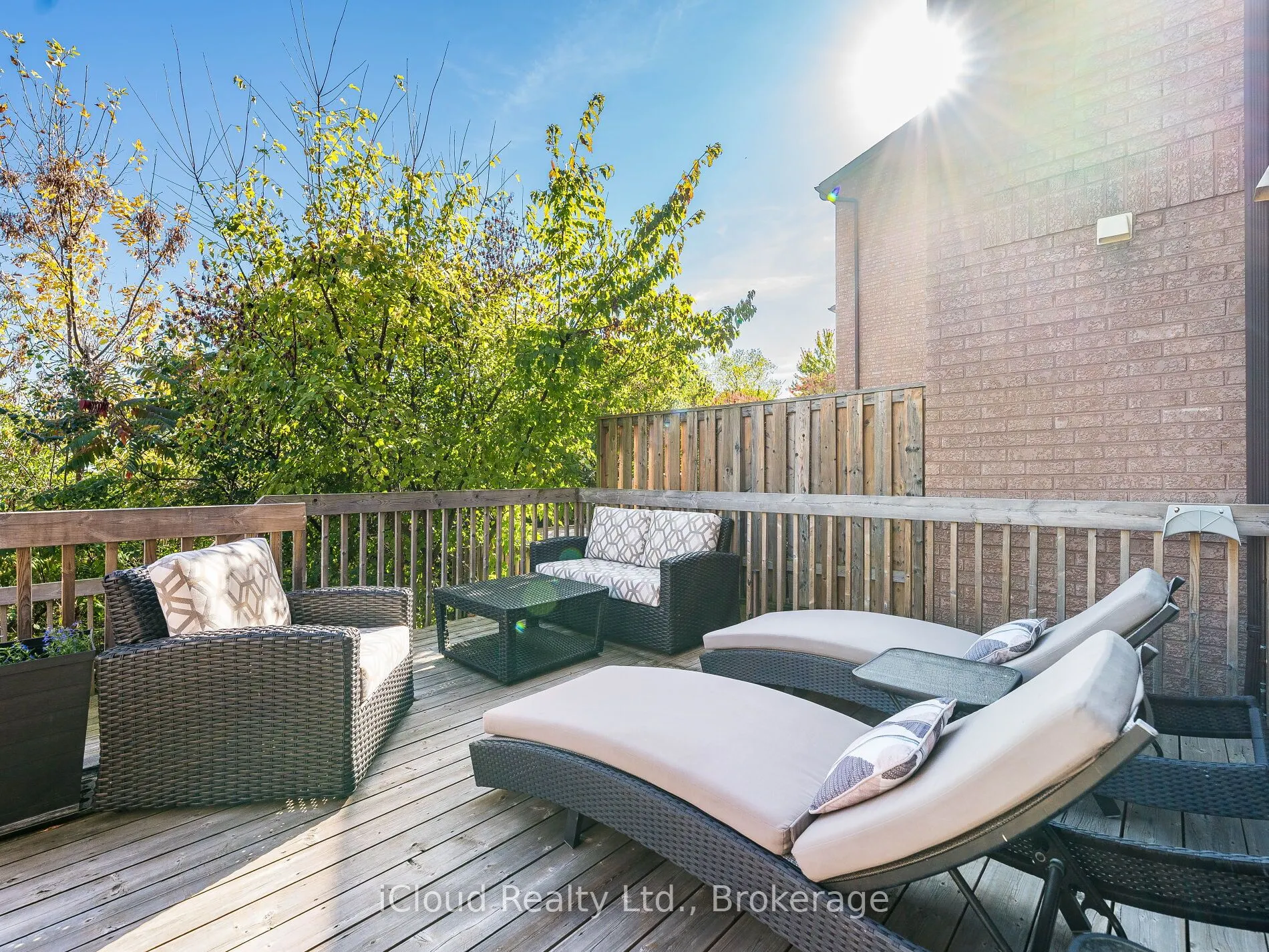 1100 Queens Avenue, #16