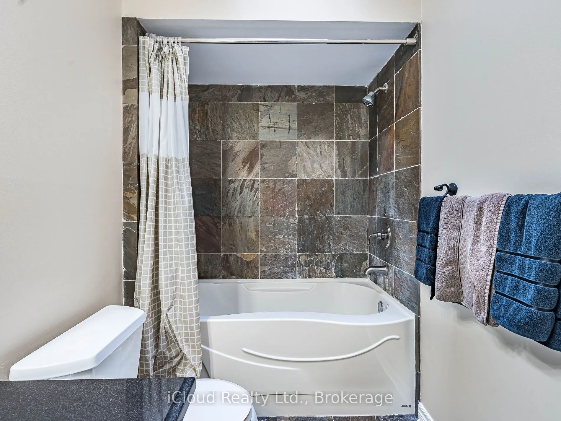 1100 Queens Avenue, #16
