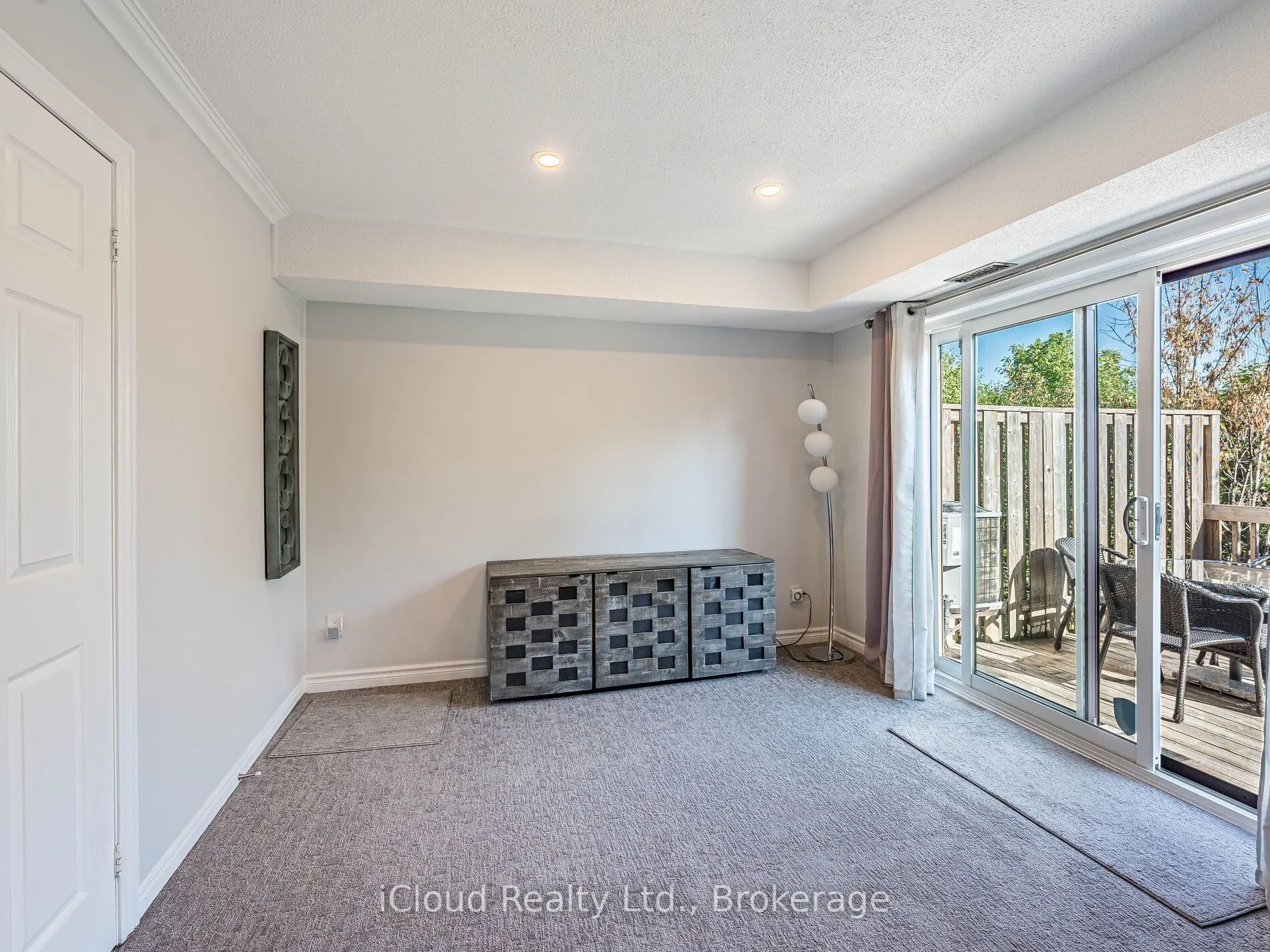 1100 Queens Avenue, #16