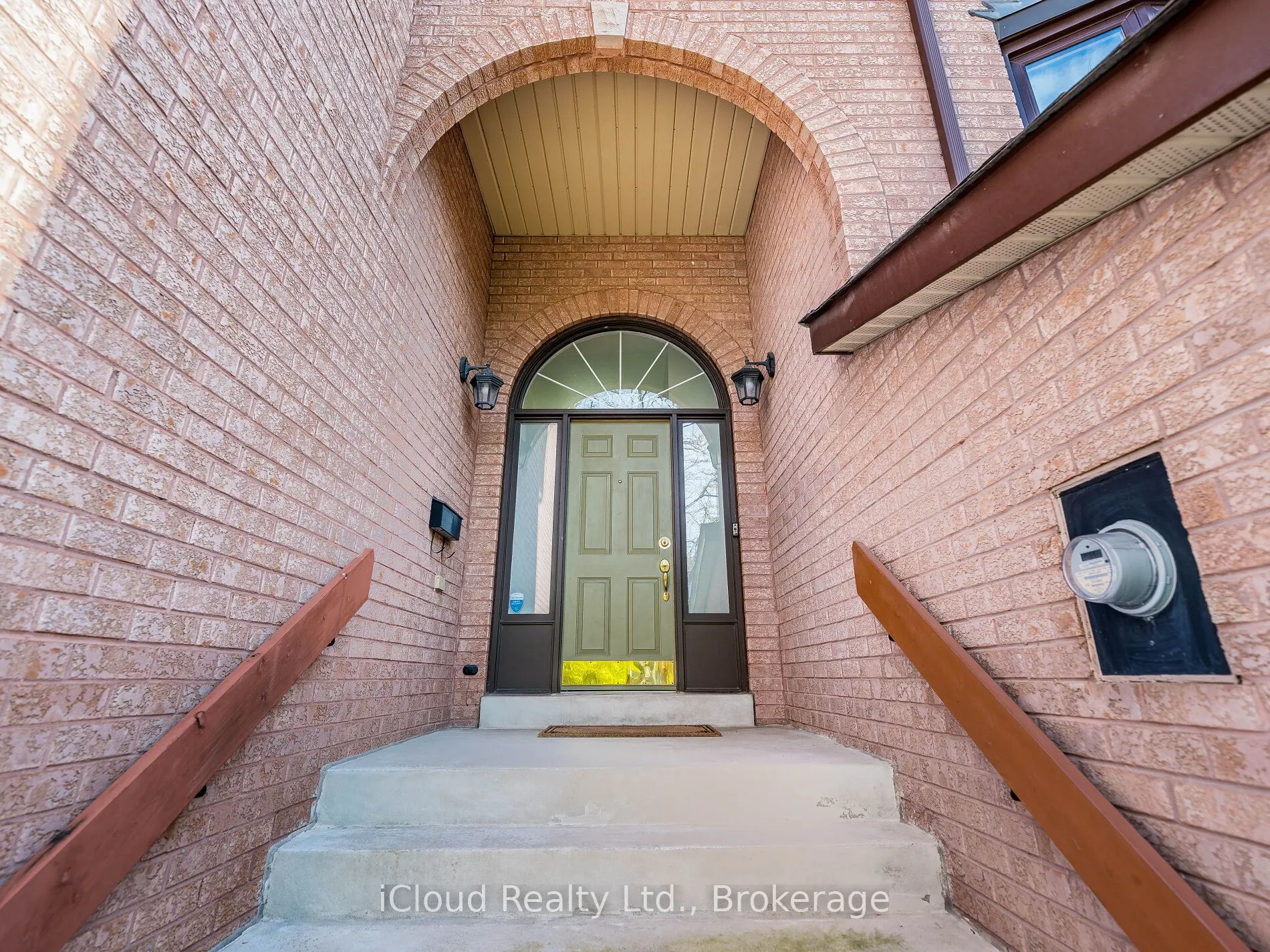 1100 Queens Avenue, #16