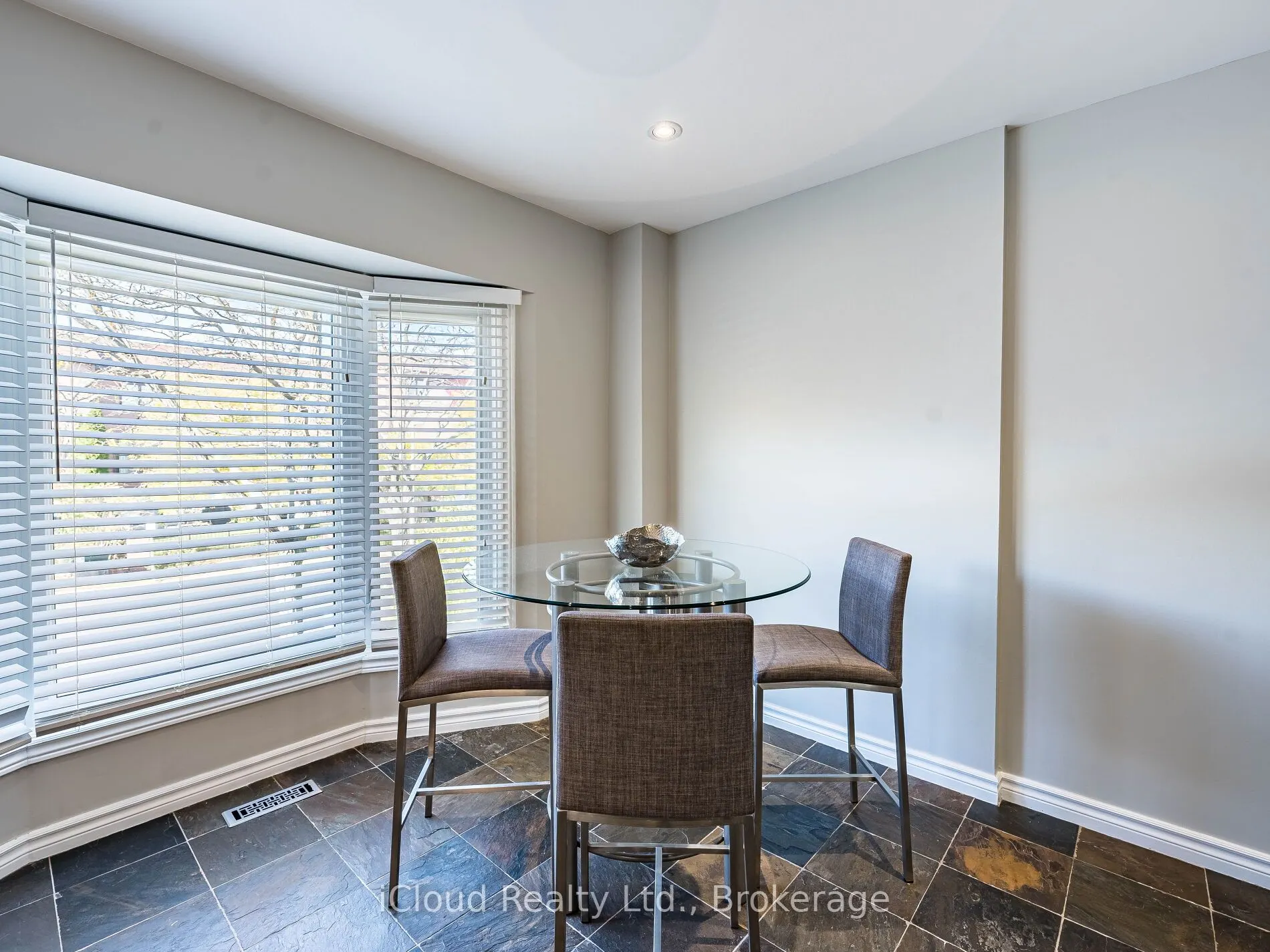 1100 Queens Avenue, #16