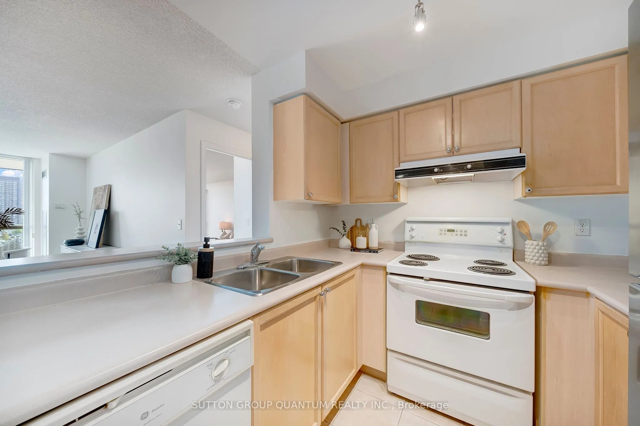 2585 Erin Centre Blvd. Boulevard, #703