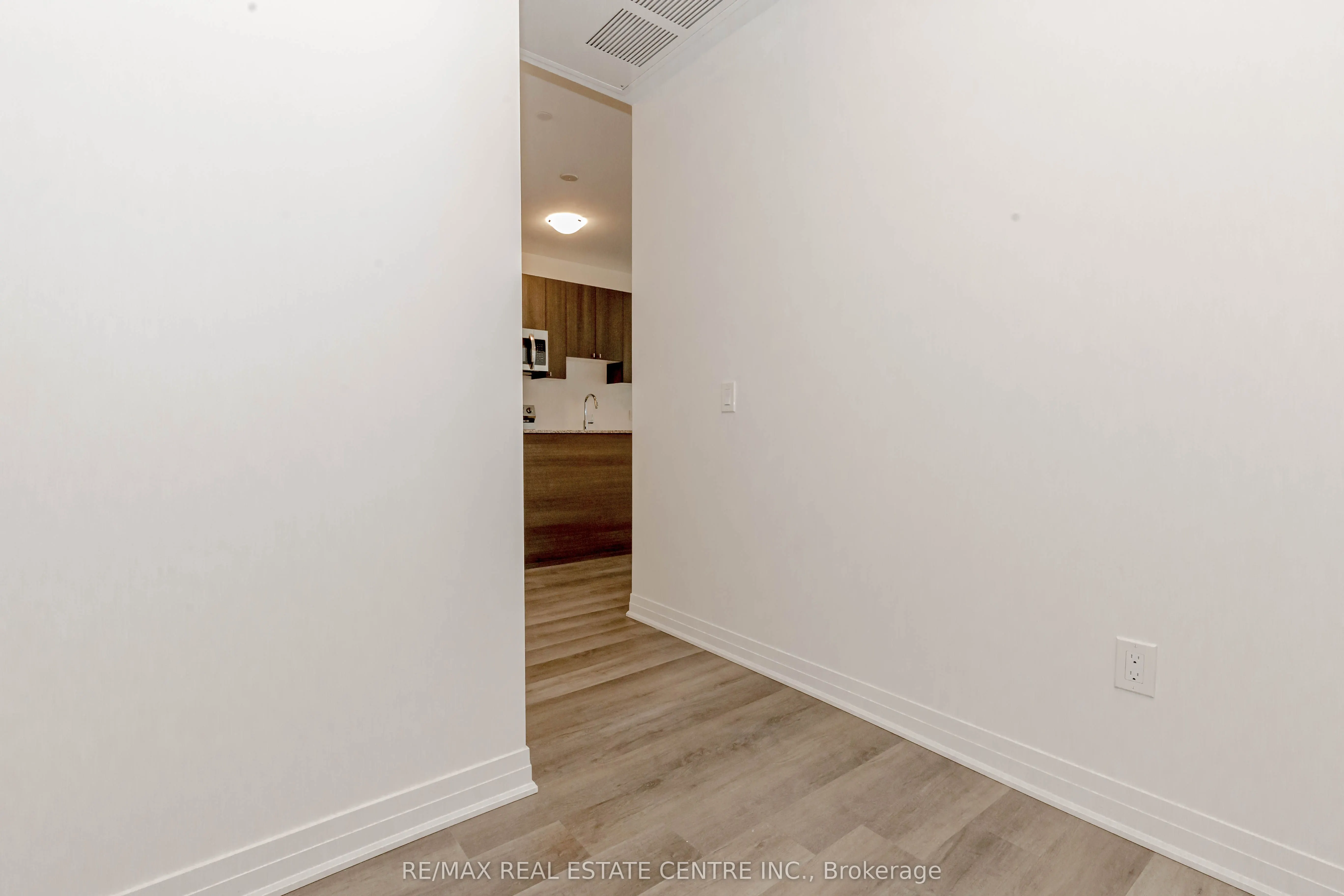 470 Gordon Krantz Avenue, #219