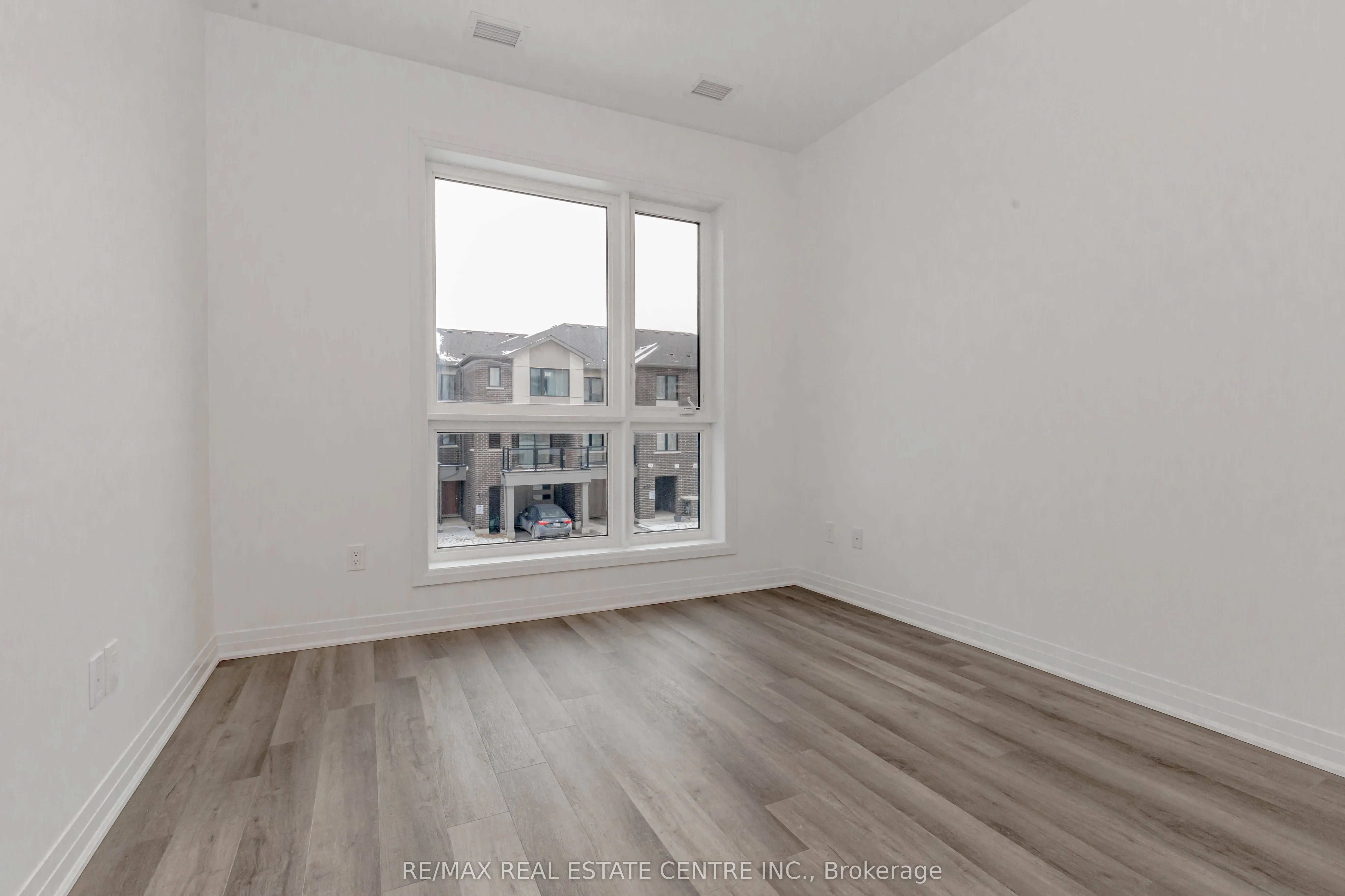 470 Gordon Krantz Avenue, #219