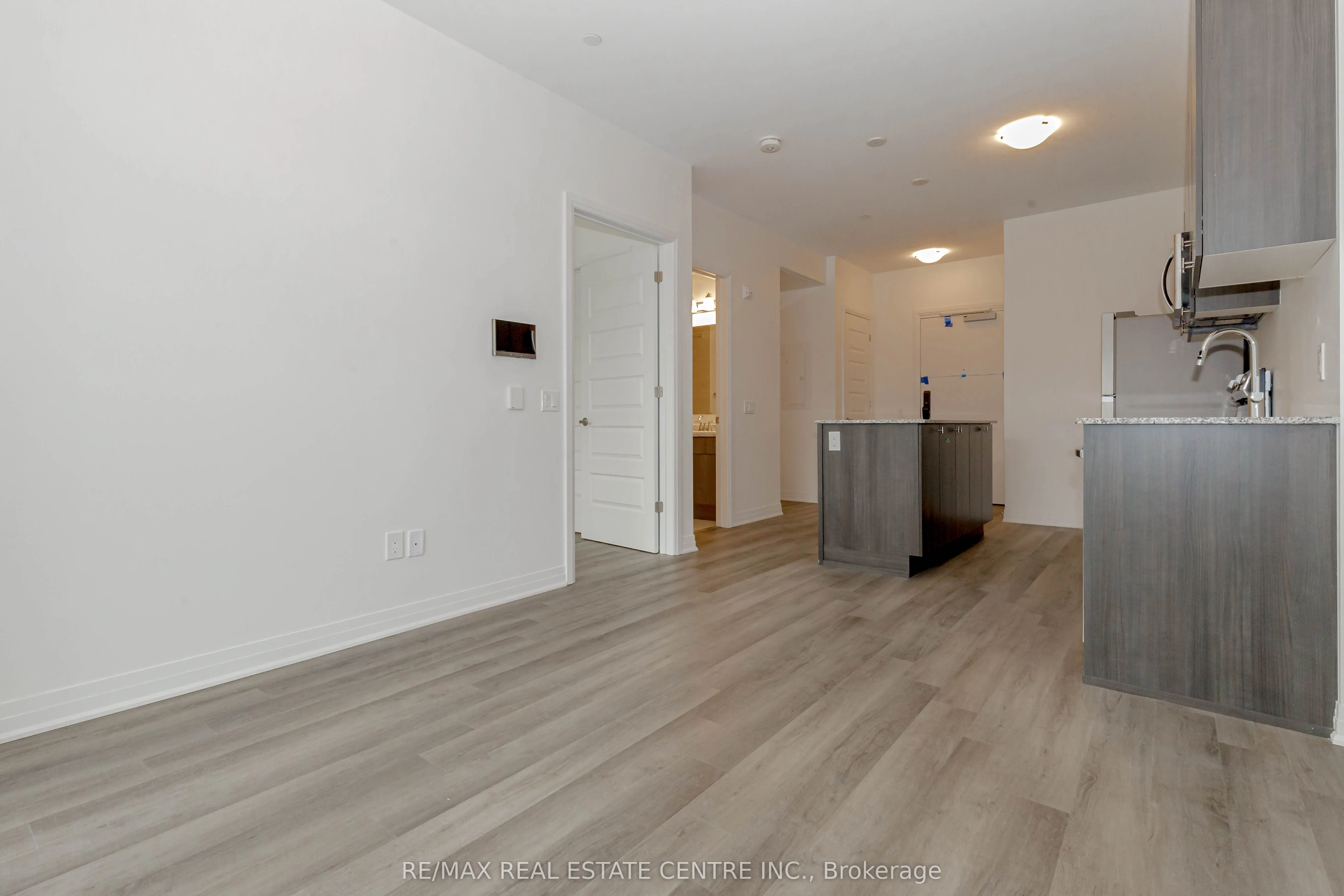 470 Gordon Krantz Avenue, #219