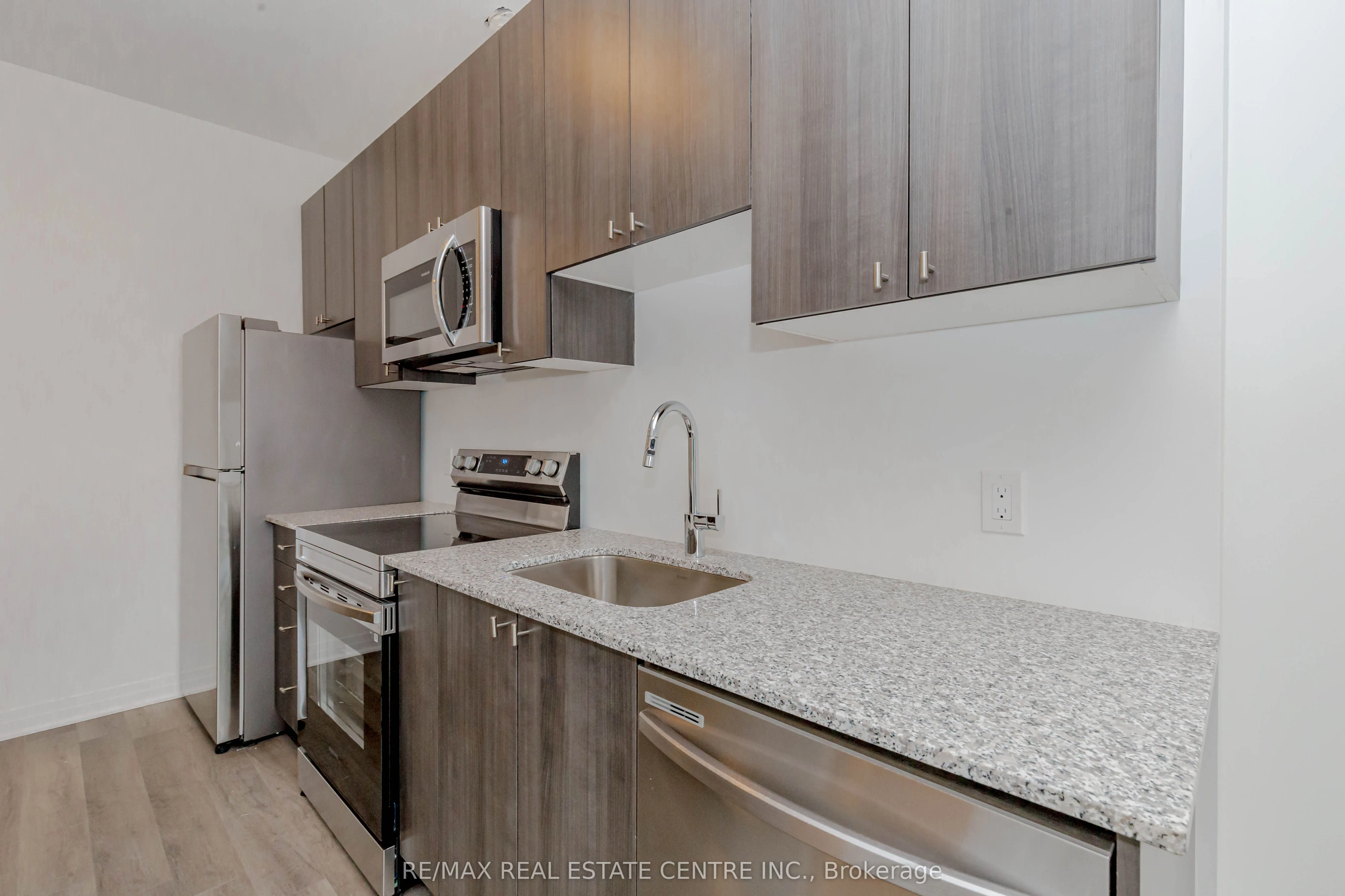 470 Gordon Krantz Avenue, #219
