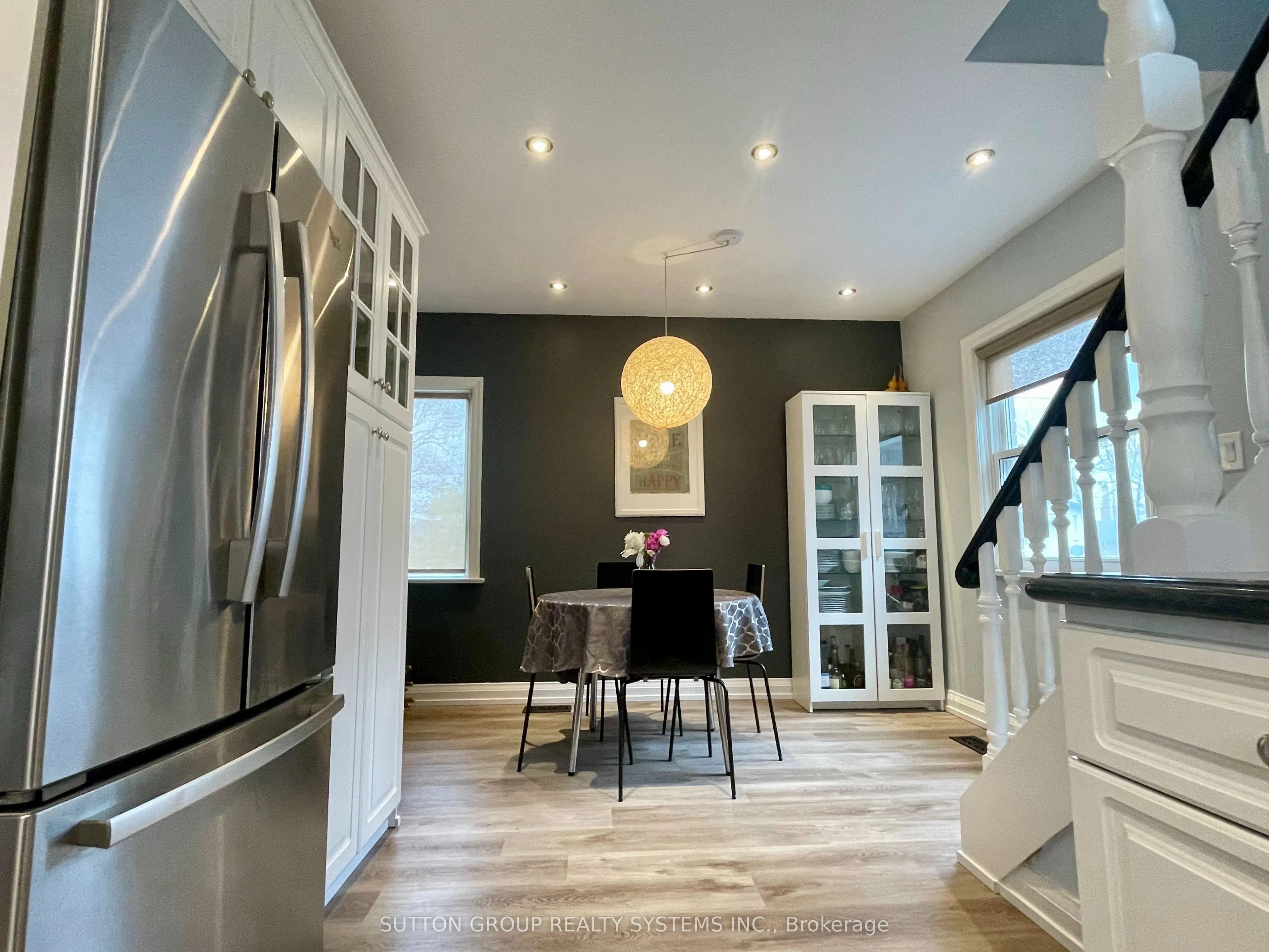 1 Elmlea Avenue