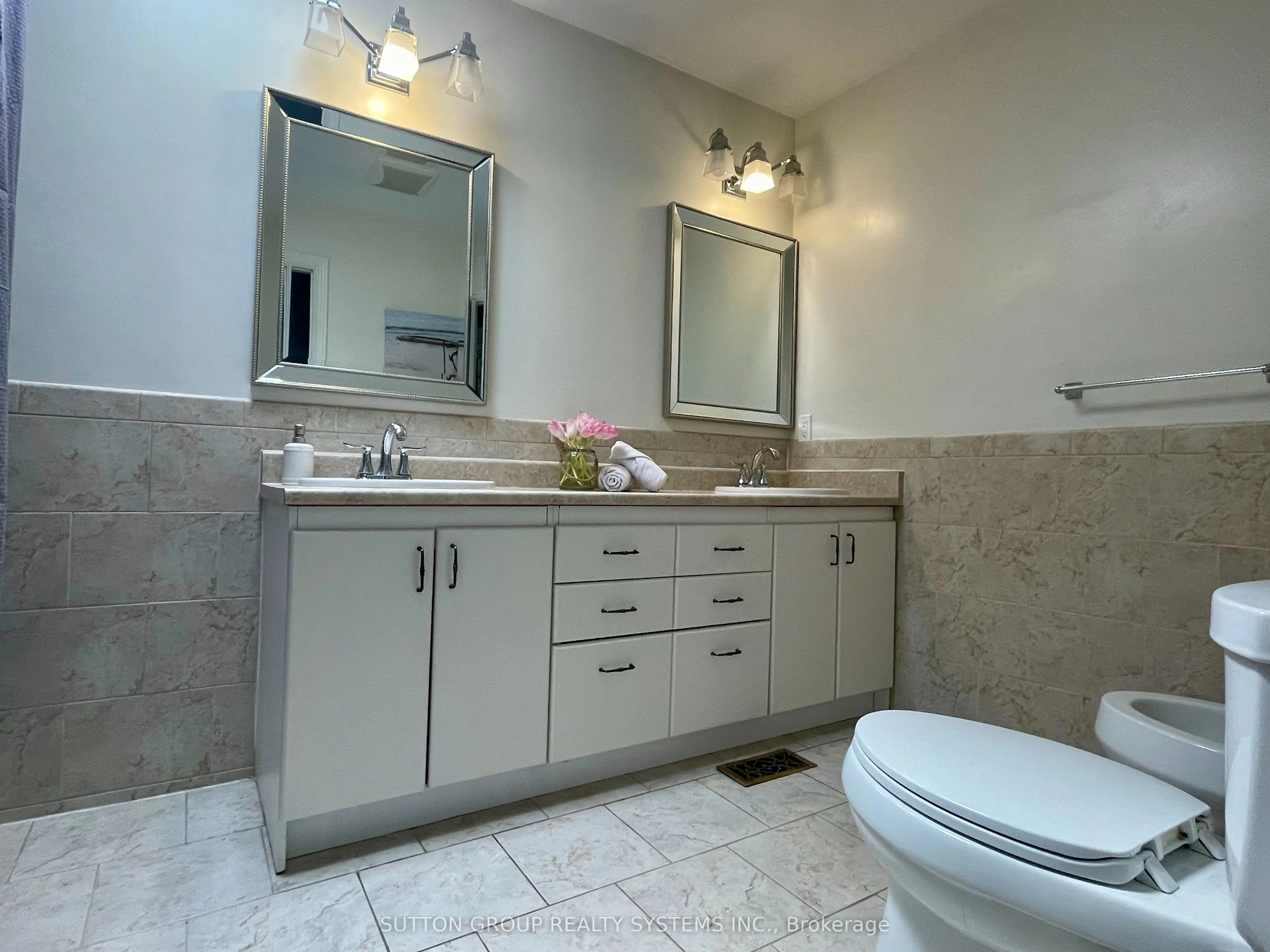 1 Elmlea Avenue