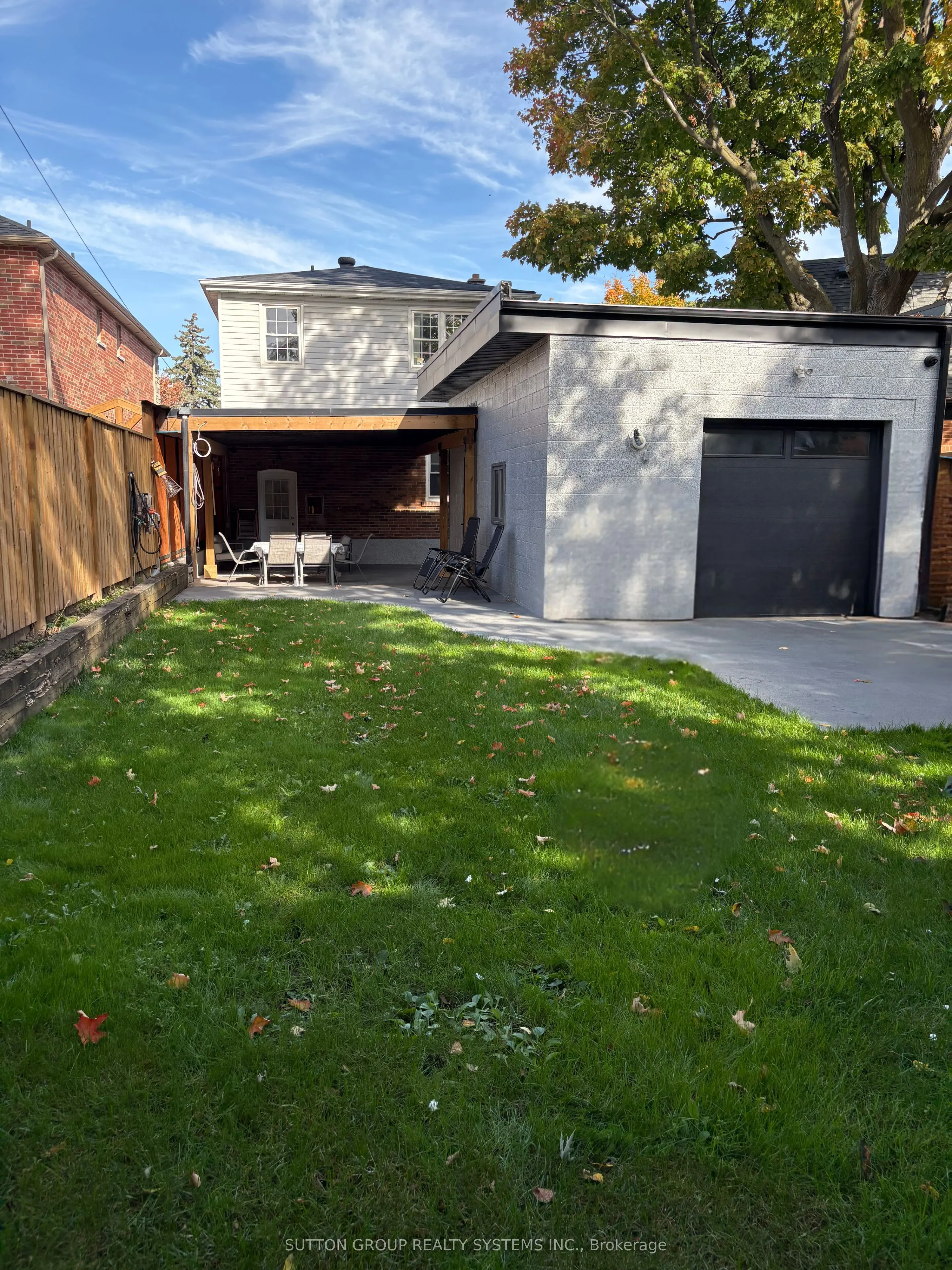 1 Elmlea Avenue