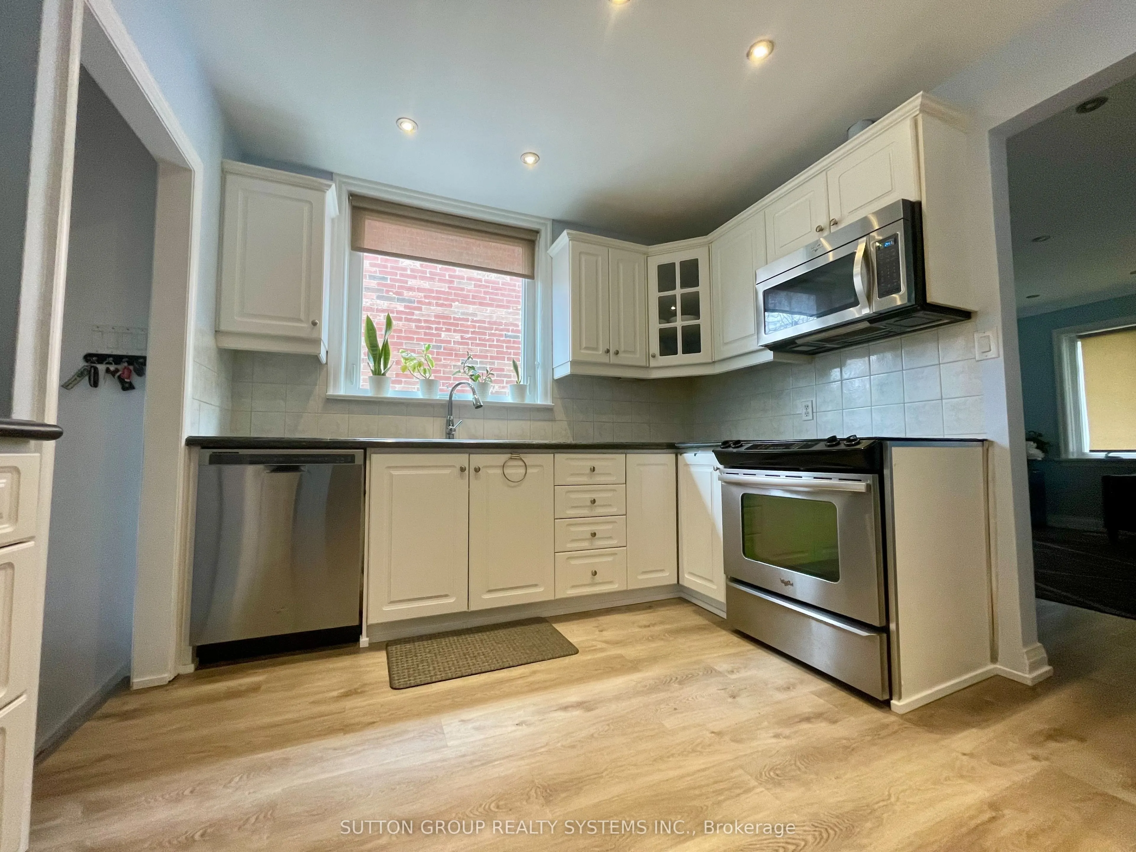 1 Elmlea Avenue