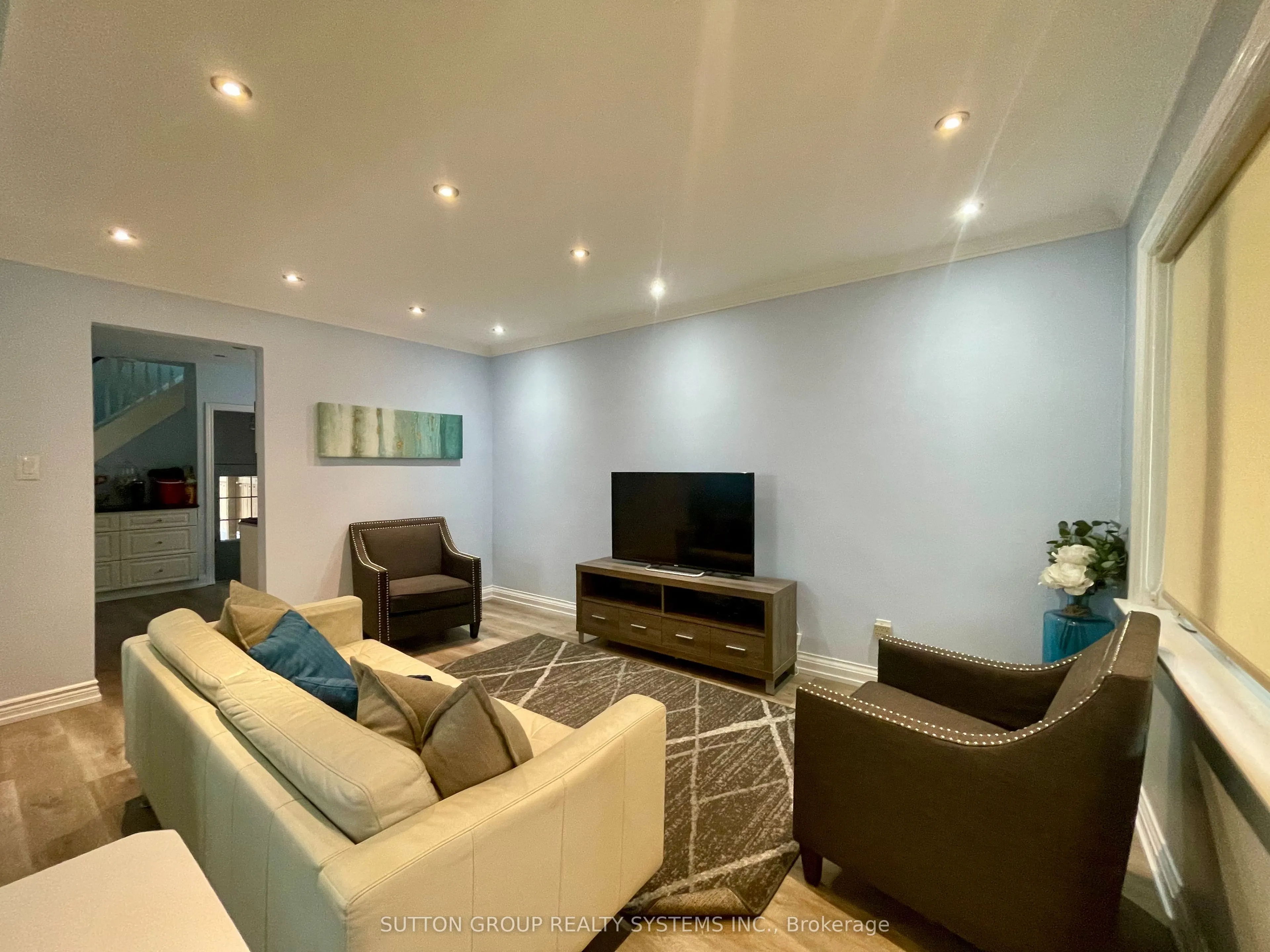 1 Elmlea Avenue