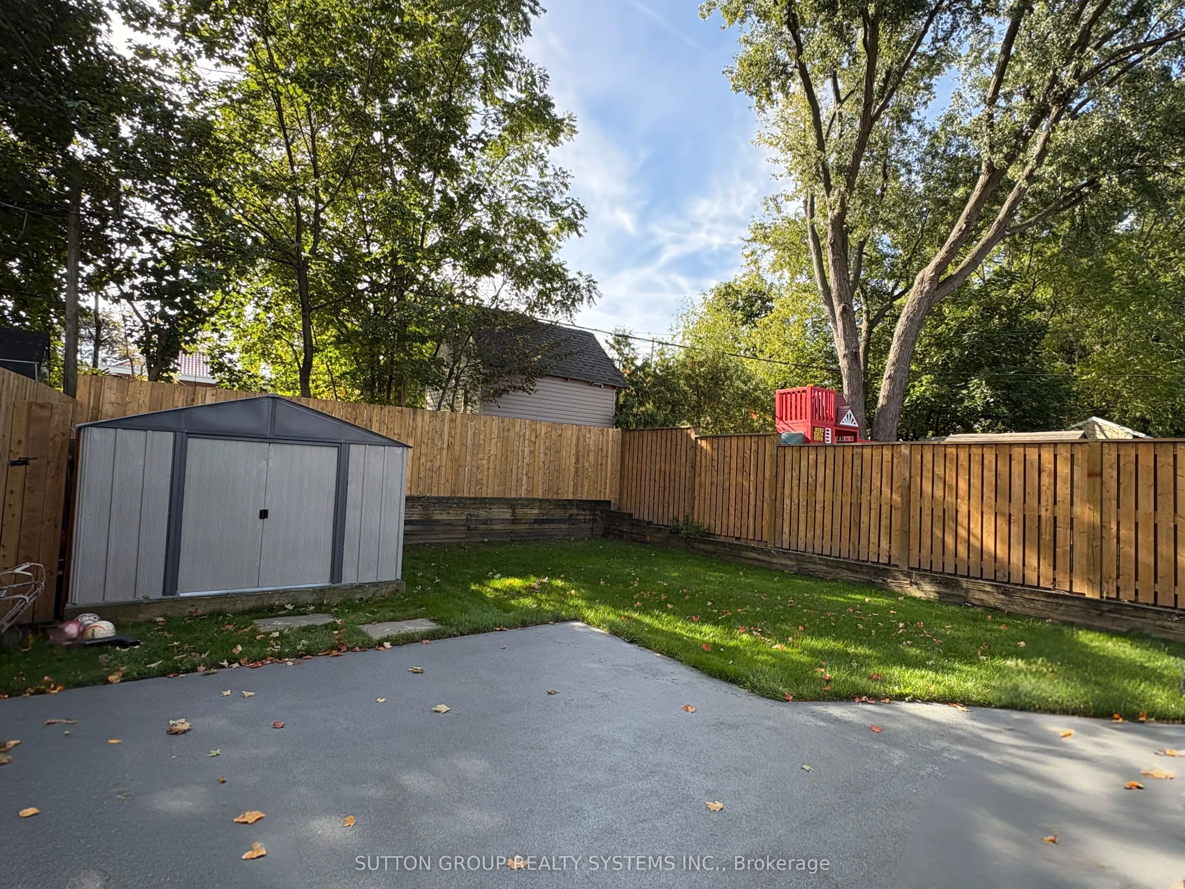 1 Elmlea Avenue