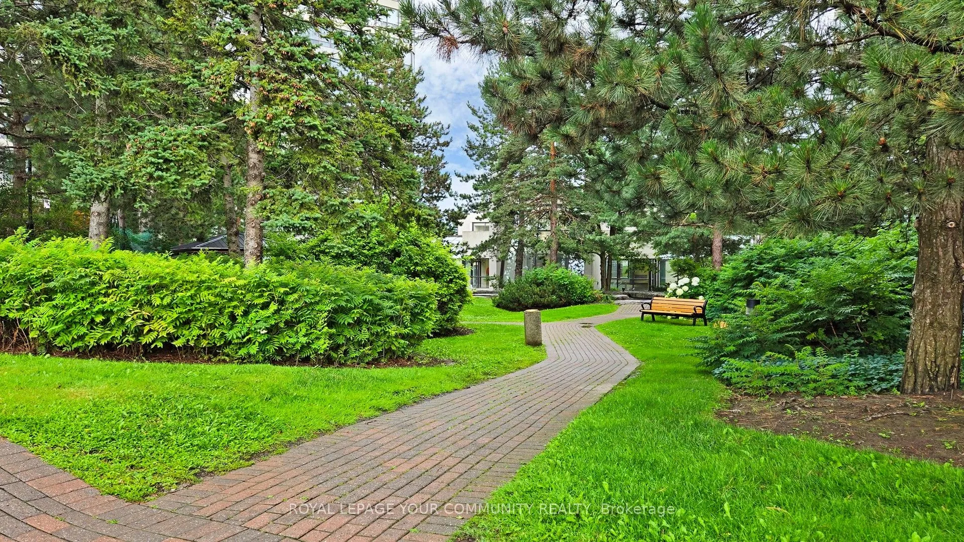 24 Hanover Road, #404