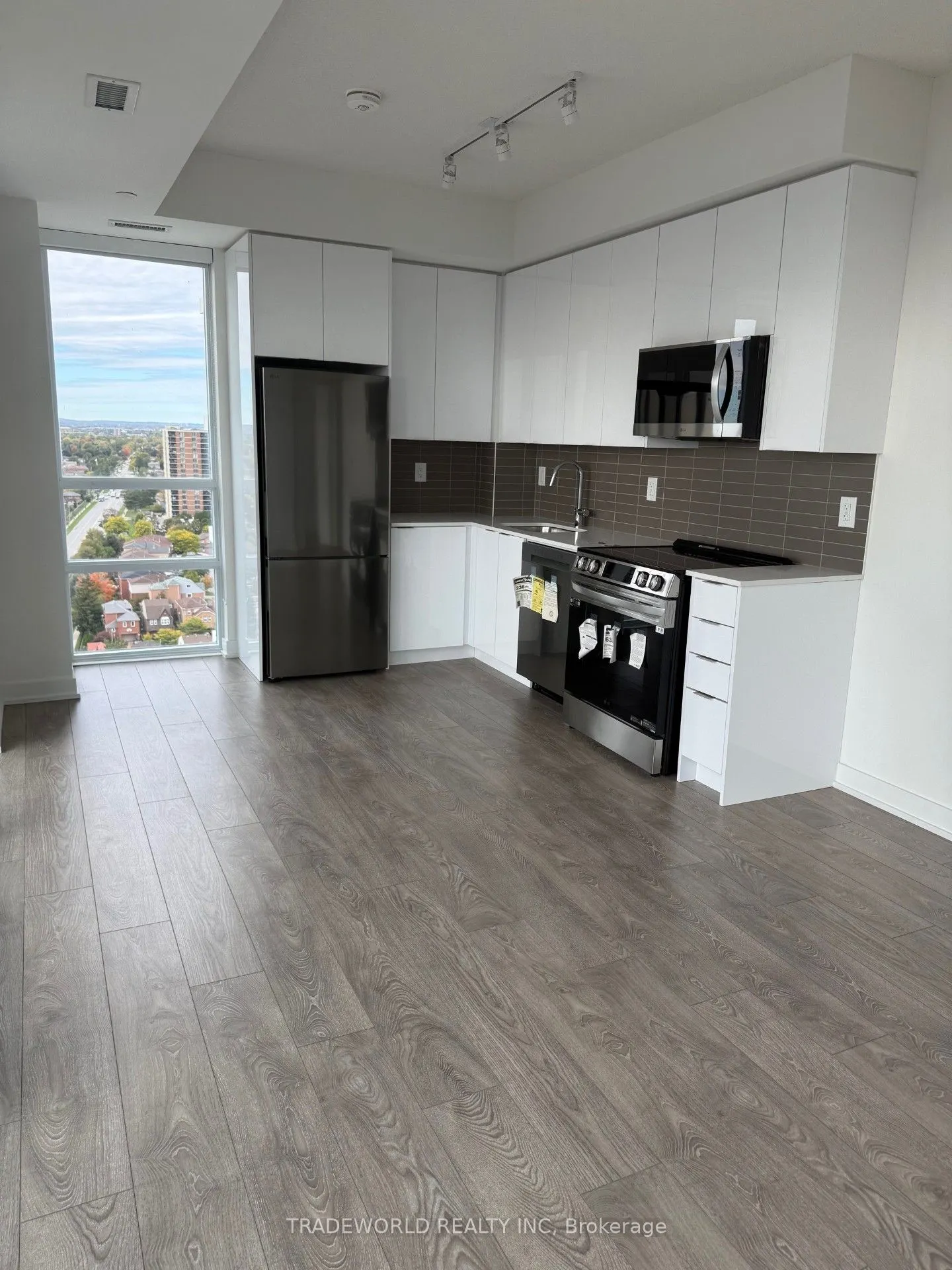 225 Malta Avenue, #2008